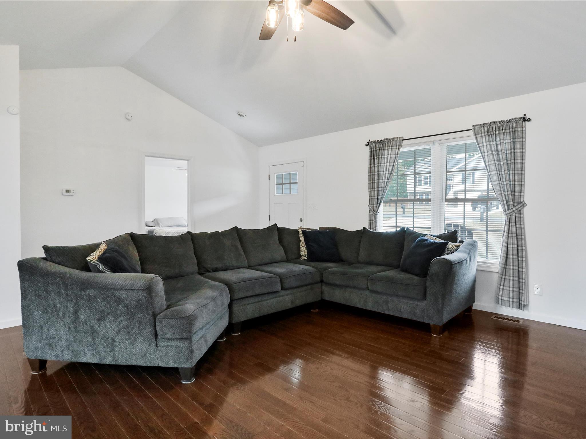 MIDDLE CREEK MANOR - Residential