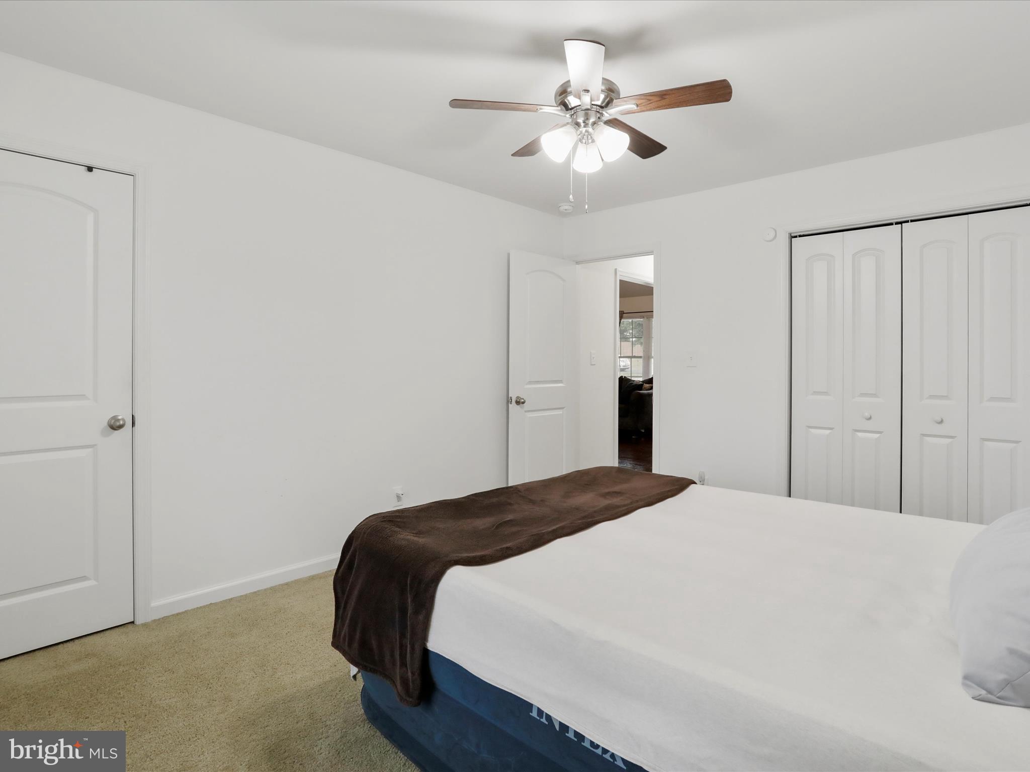 MIDDLE CREEK MANOR - Residential