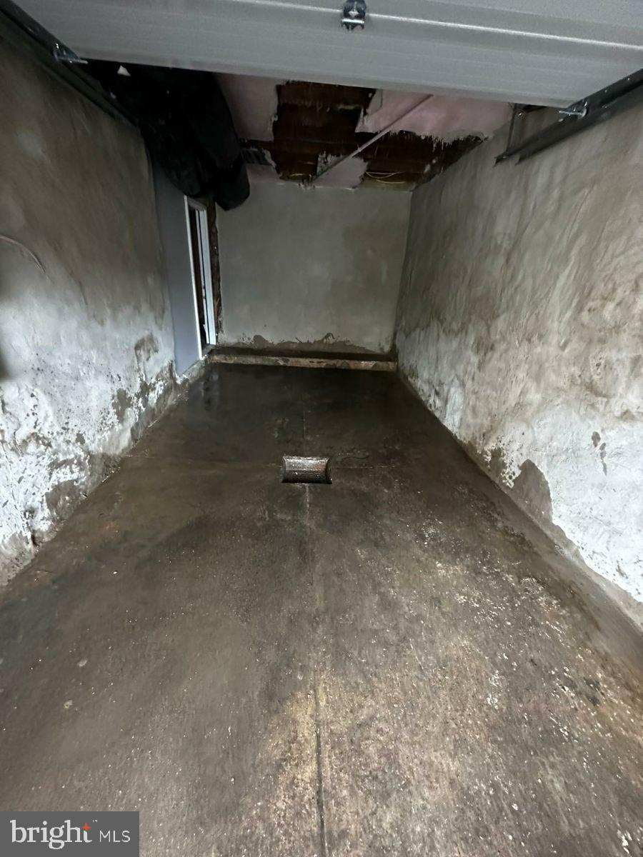 WEST OAK LANE - Residential