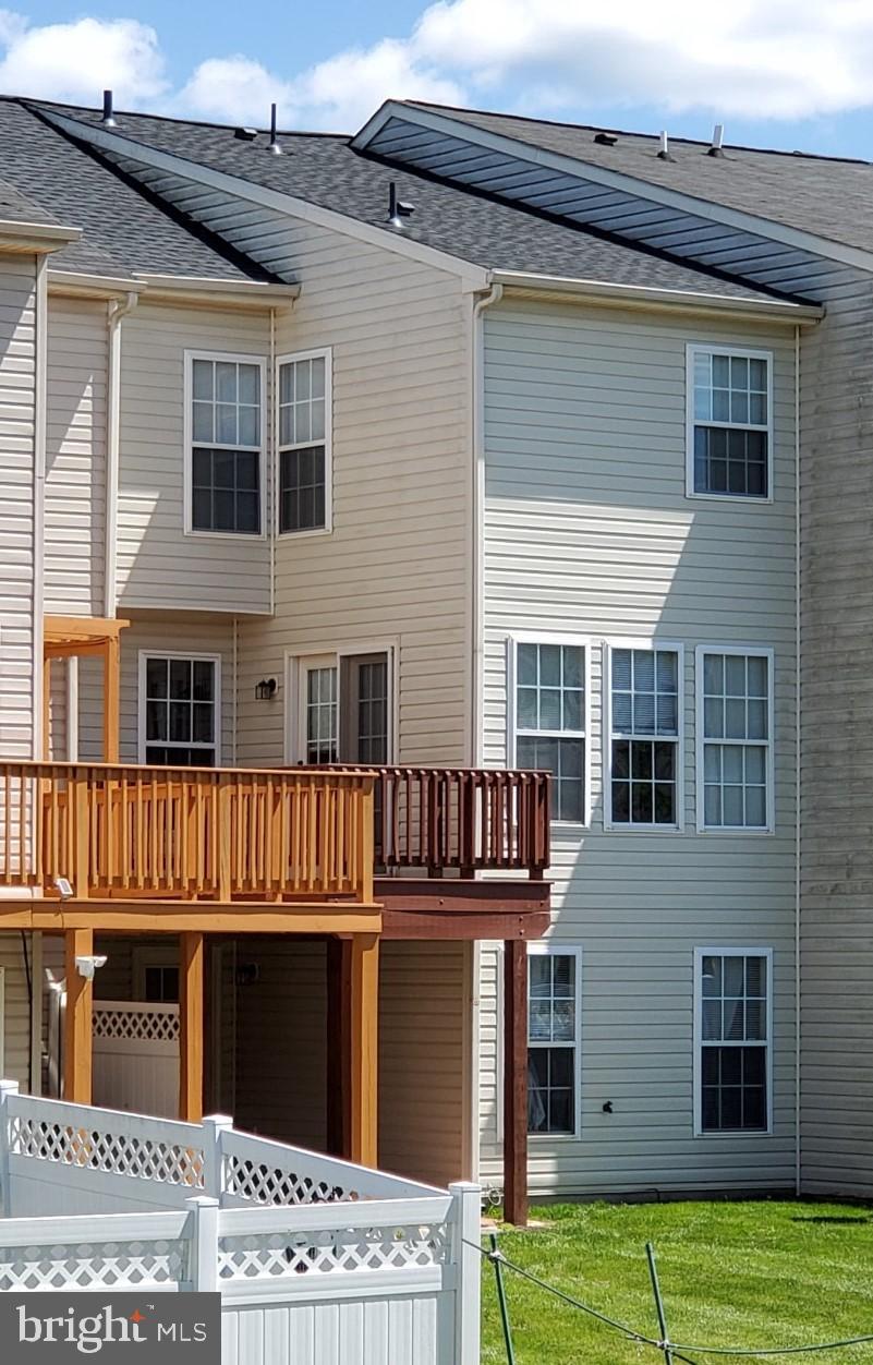 LAKELAND PLACE - Residential