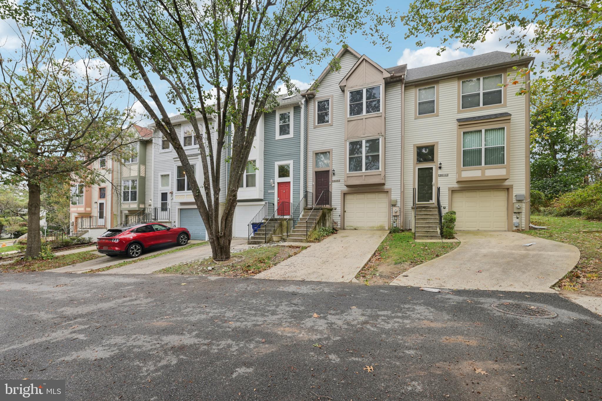9609 CLOCKTOWER LANE