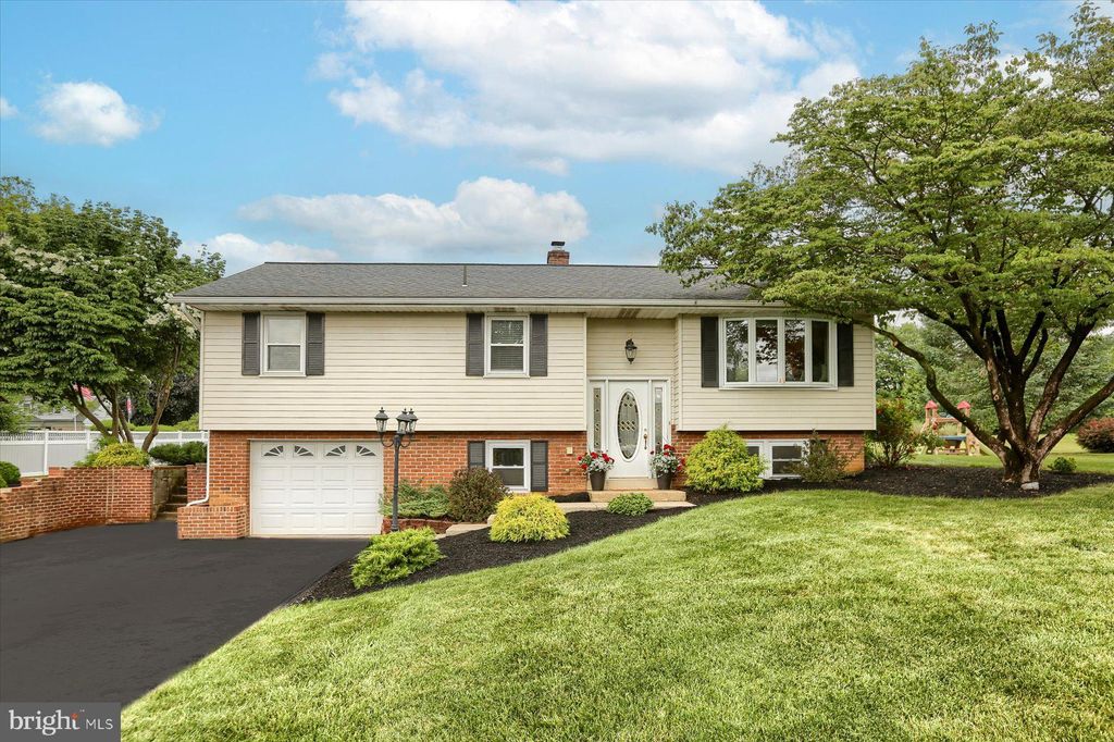 Photo of 1824 Rhoda Avenue, Mount Joy, PA 17552 (MLS # PALA2048296)