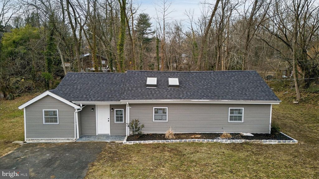 Photo of 4 Lower Greenbriar Road, WILMINGTON, DE 19810 (MLS # DENC2095242)