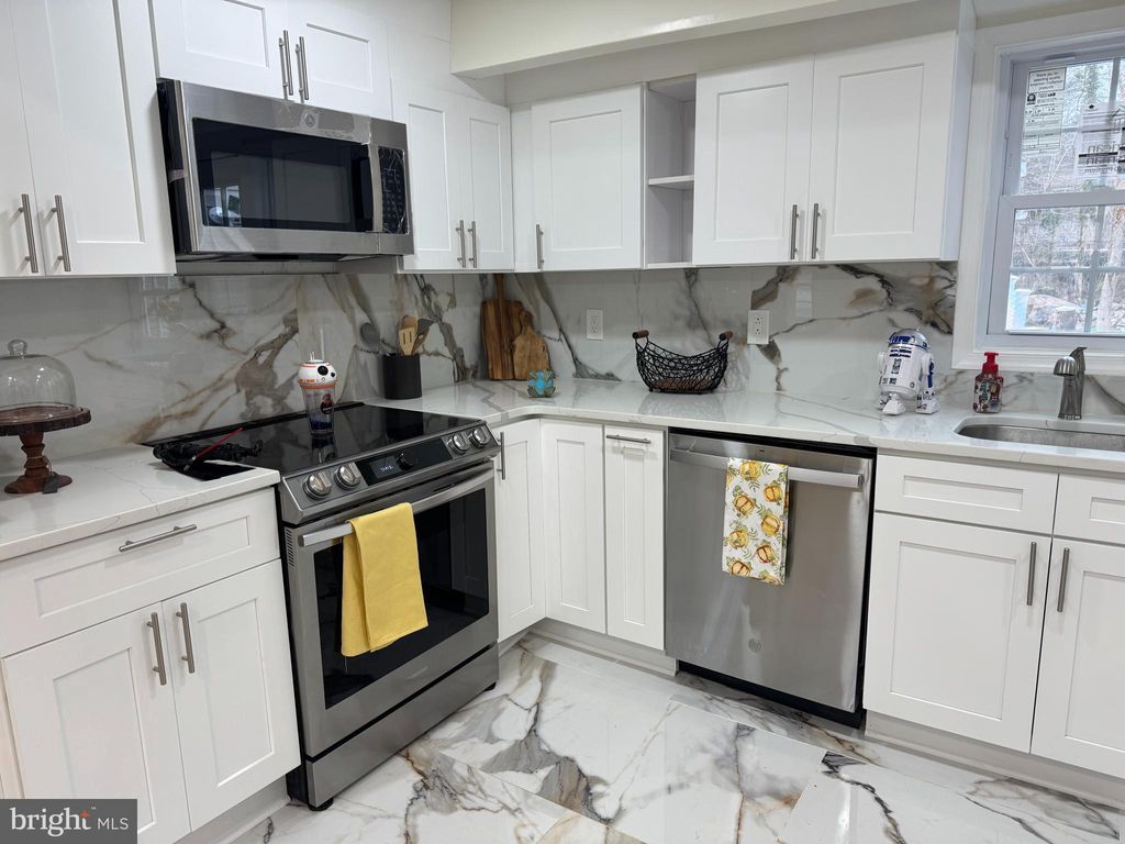 Photo of 4 Lower Greenbriar Road, WILMINGTON, DE 19810 (MLS # DENC2095242)