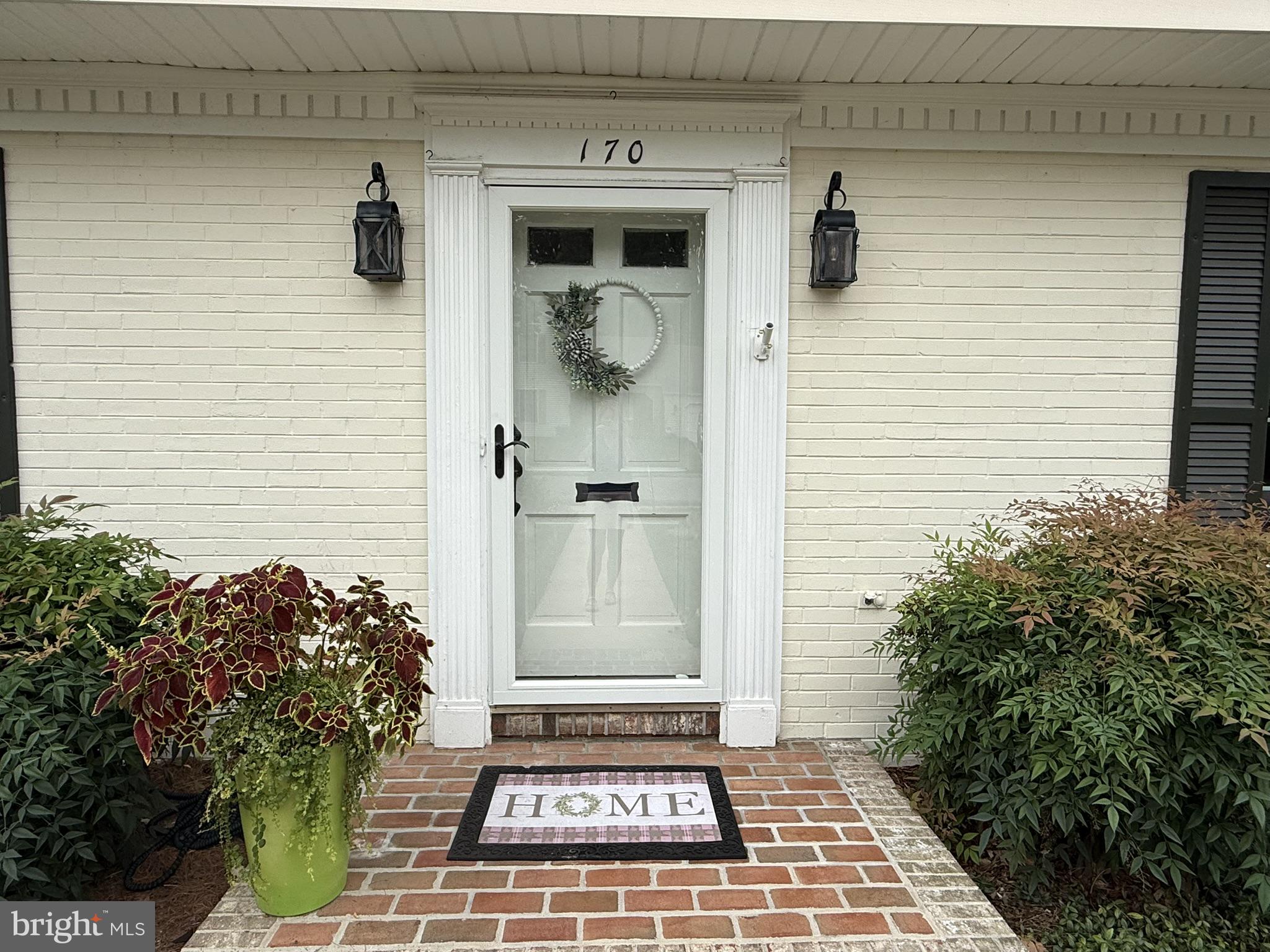 170 CRESCENT DRIVE