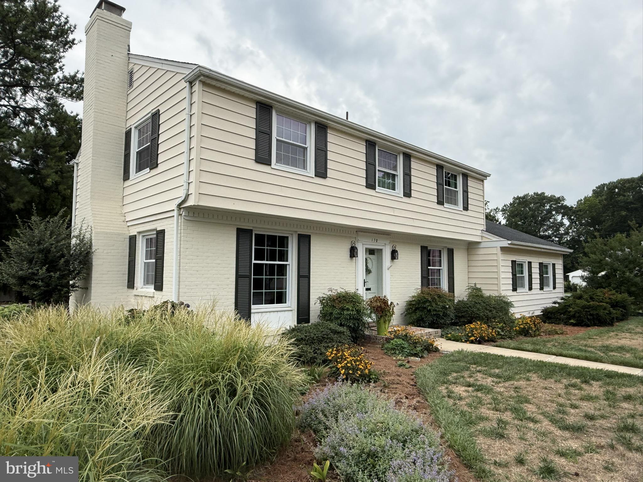 170 CRESCENT DRIVE