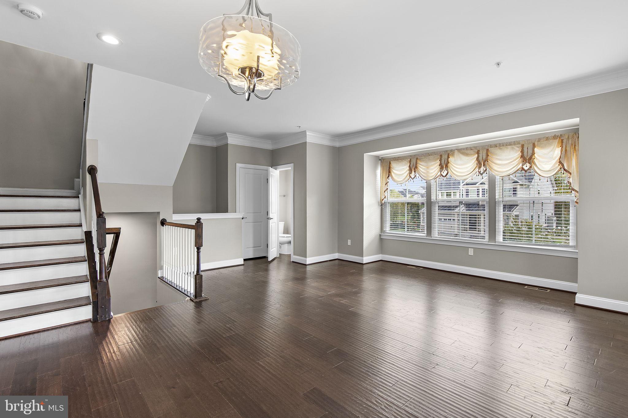 1269 COLONNADE LANE