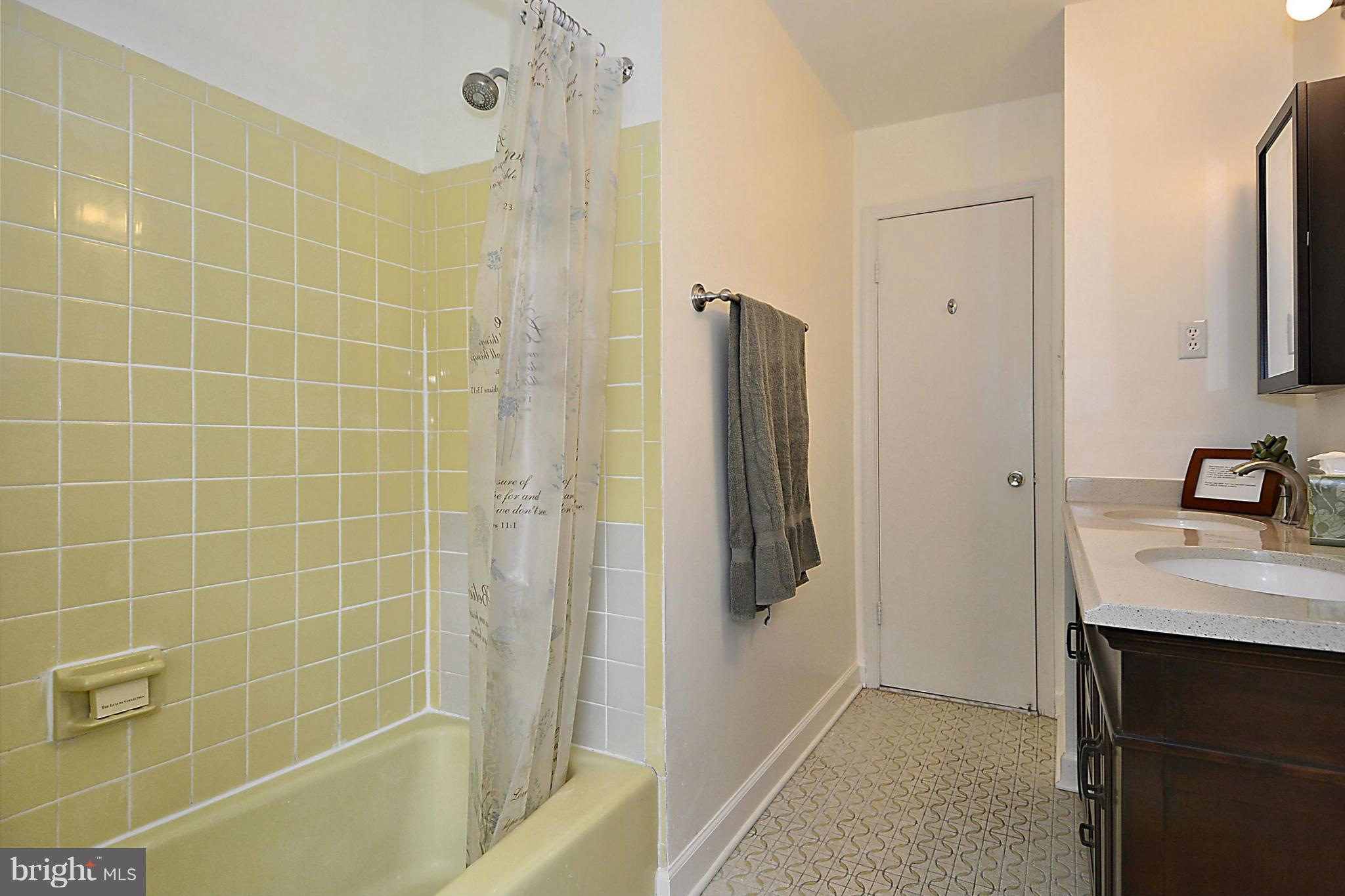 GLENFIELD MANOR - Residential