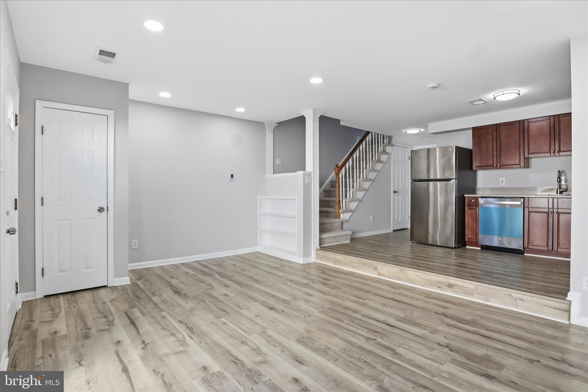 BEDFORD PARK - Residential