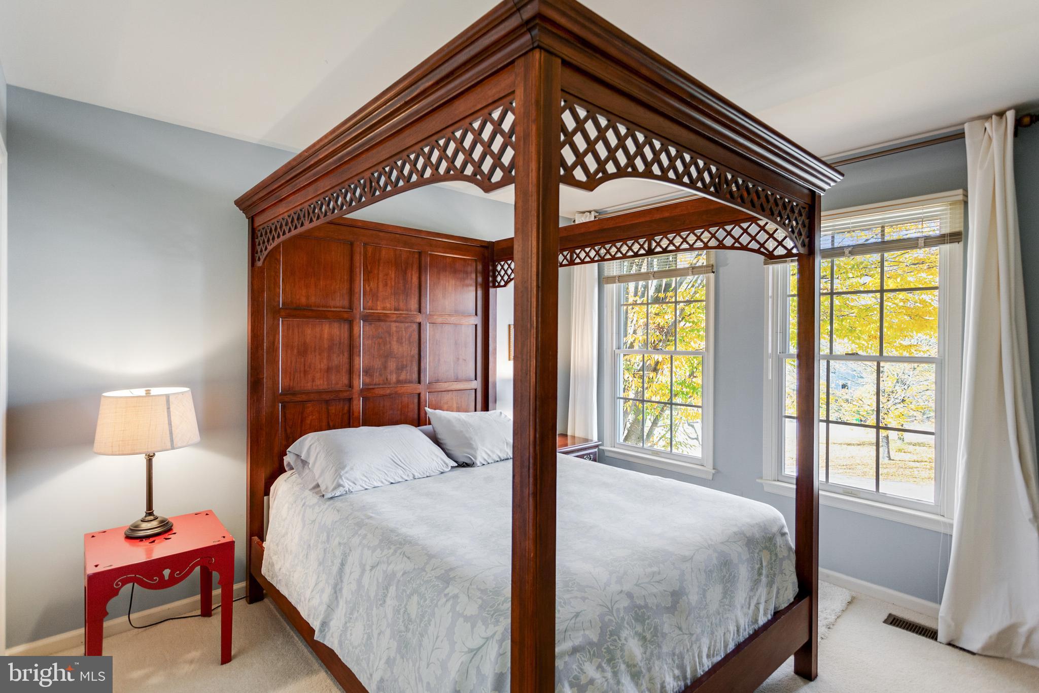 HOBBITS GLEN - Residential