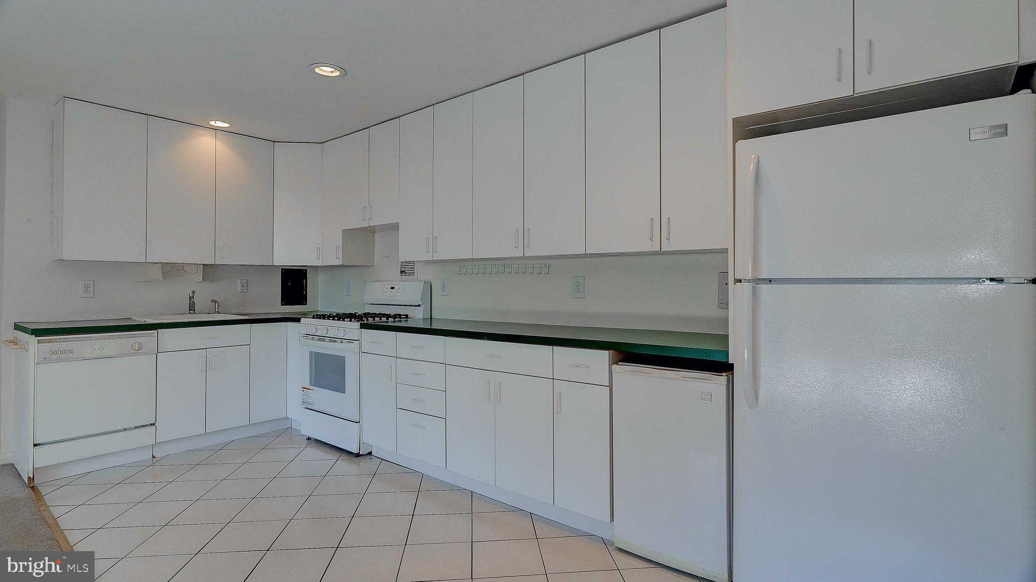 WOODMONT SPRINGS - Residential