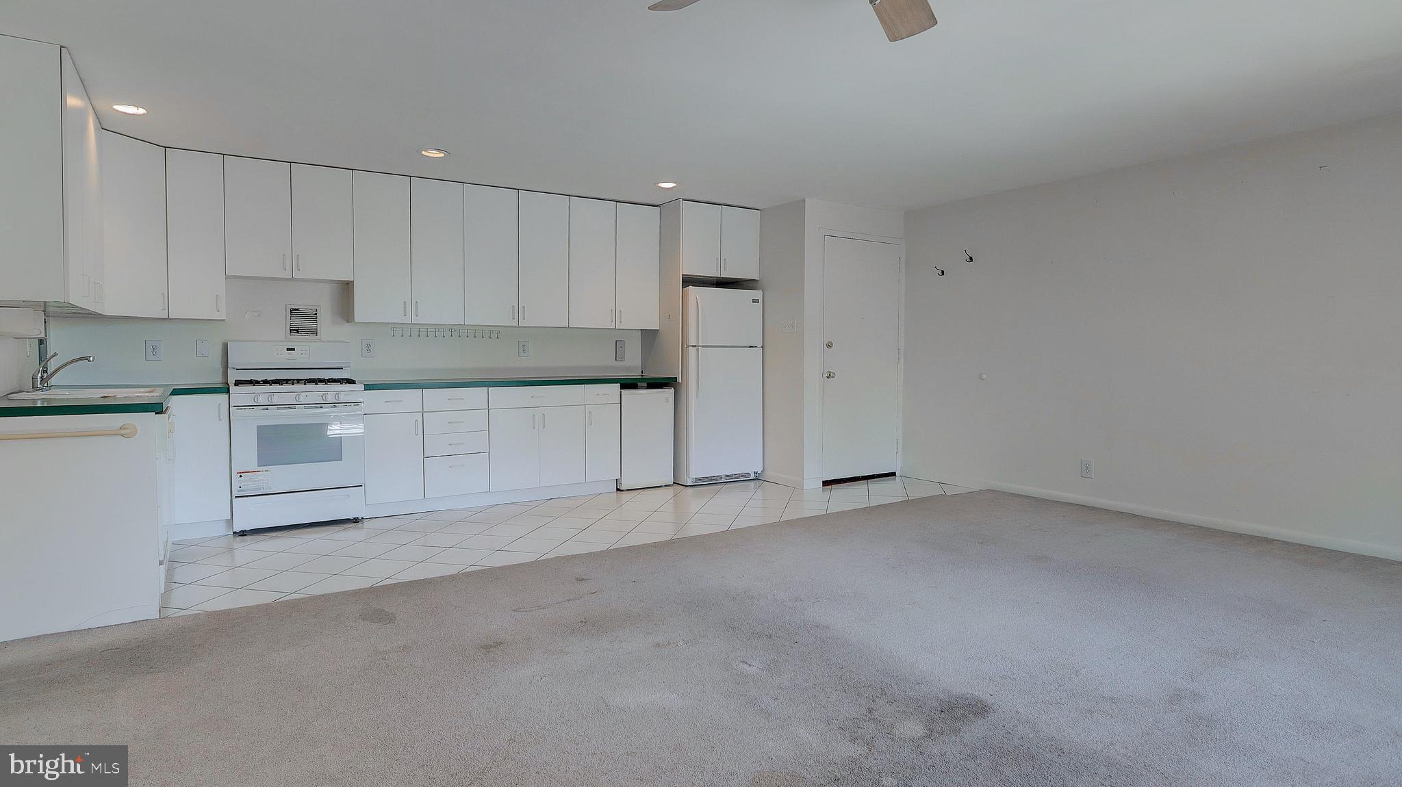 WOODMONT SPRINGS - Residential