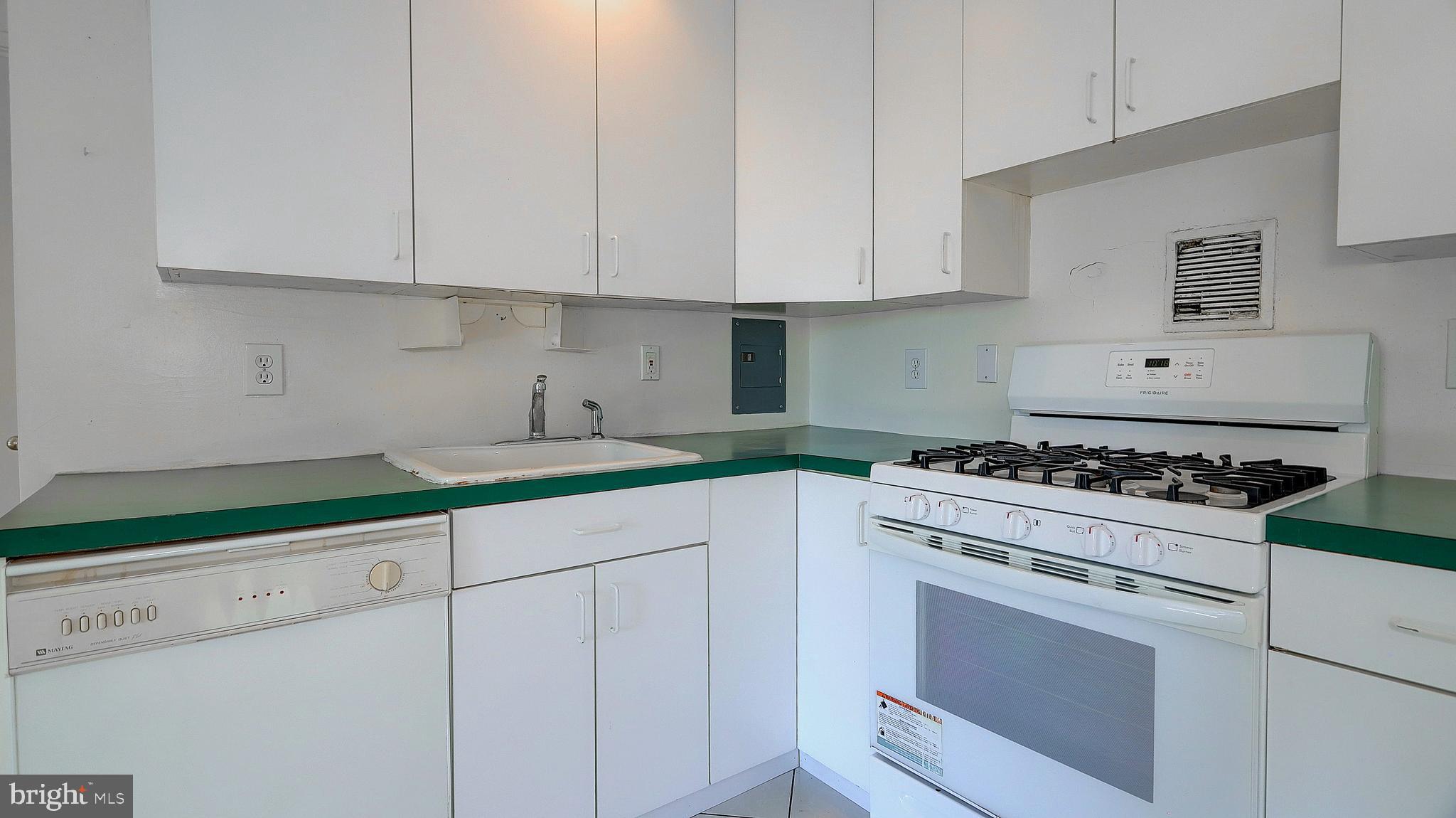 WOODMONT SPRINGS - Residential