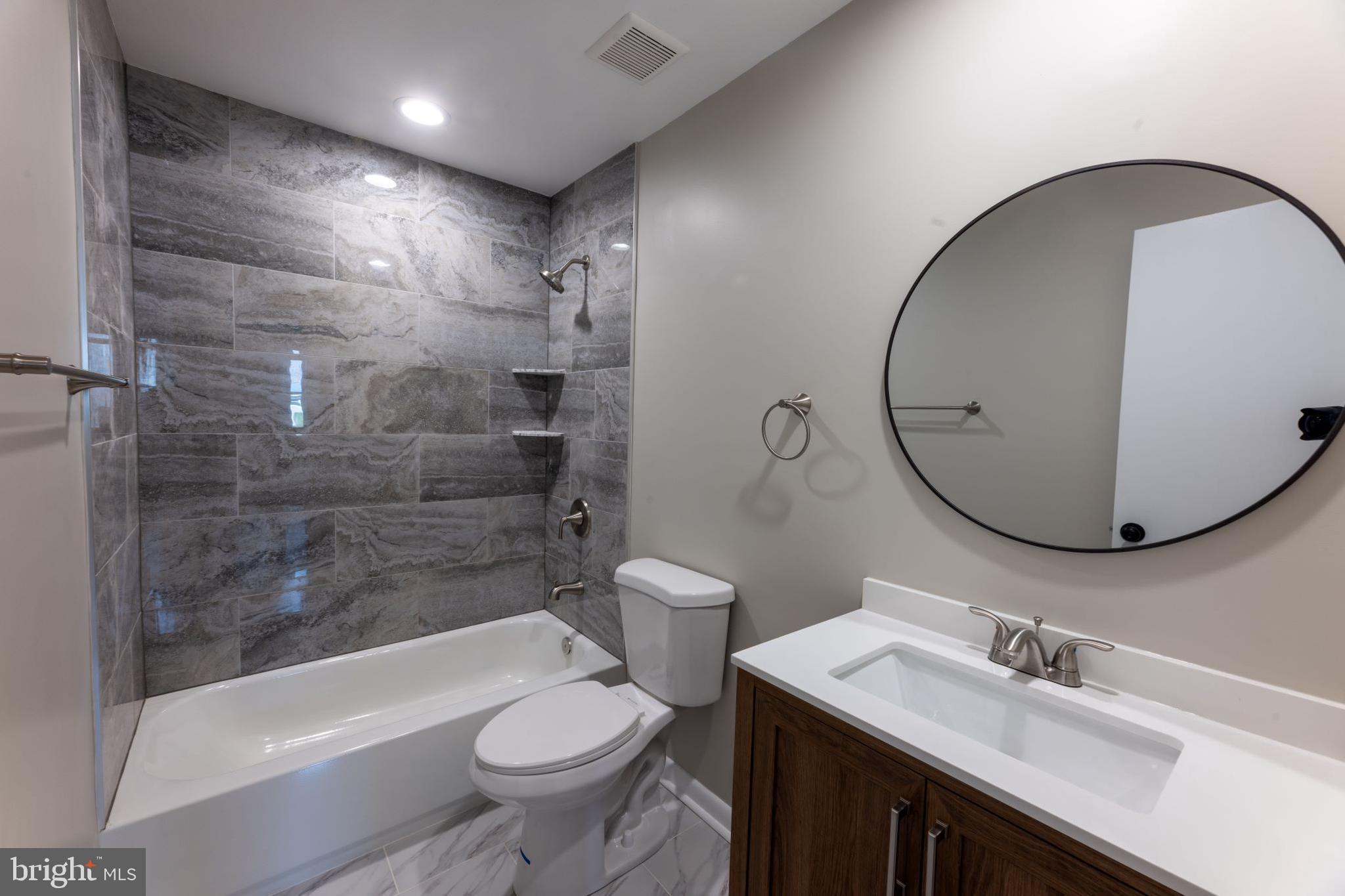 DALE CITY - Residential Lease