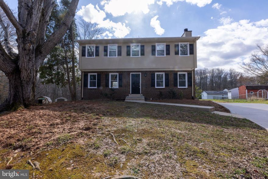 Nestled on a private cul-de-sac lot  for ultimate privacy, this renovated and well cared for 4 bedroom, 2.5 bath home is embraced by the serene beauty of nature and features upgrades galore. Full renovated bathrooms, and kitchen.
All this awaits you in a peaceful community in a fabulous mid-county location, only minutes to the Prince William County Parkway, Route 234, I-95, and the VRE. Plenty of shopping, dining, and entertainment choices can be found in every direction including Potomac Mills Mall just down the road. Outdoor enthusiasts will love the stunning area parkland including Occoquan Bay National Wildlife Refuge offering acres of tranquility along the riverbank where you might even catch a glimpse of a soaring bald eagle Or enjoy boating, fishing, and leisure activities on the historic Potomac River. If you’re looking for a fabulous home built with true quality and updated with designer flair this, is it!