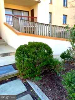 TREETOP CONDO - Residential