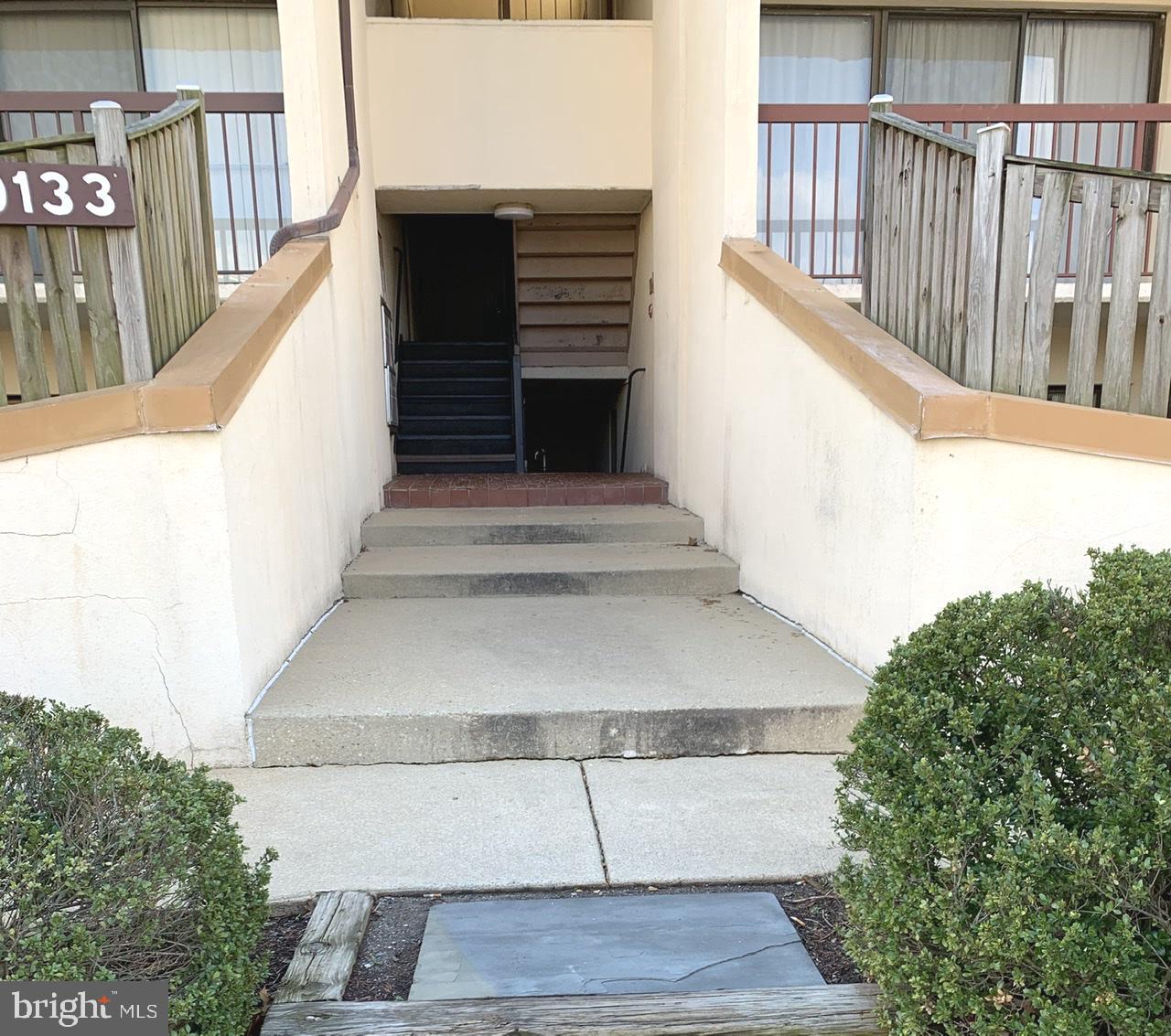 TREETOP CONDO - Residential