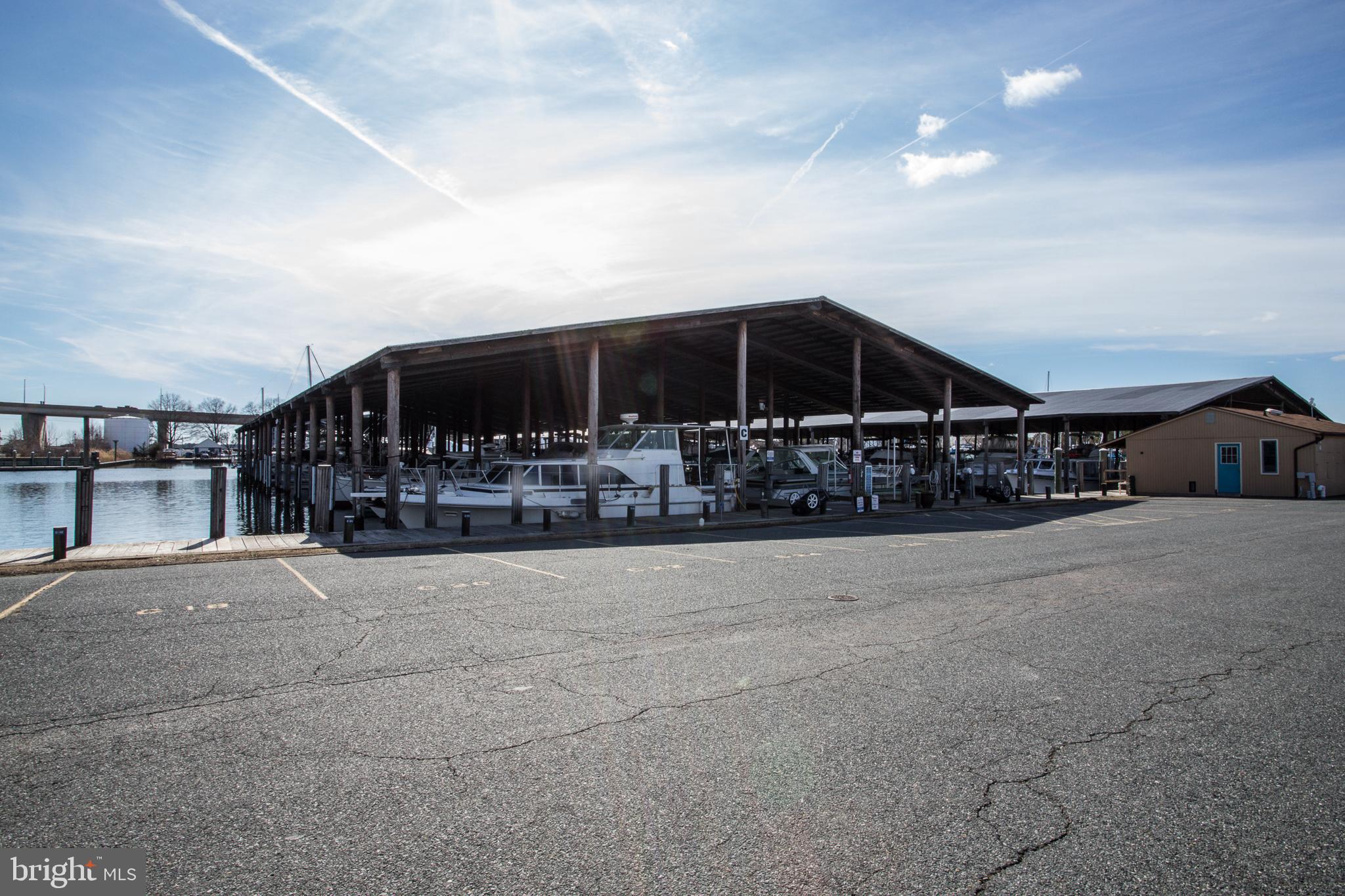 PINEY NARROWS - Residential