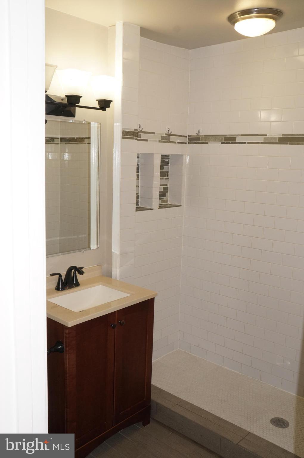 GREENWICH HILL - Residential