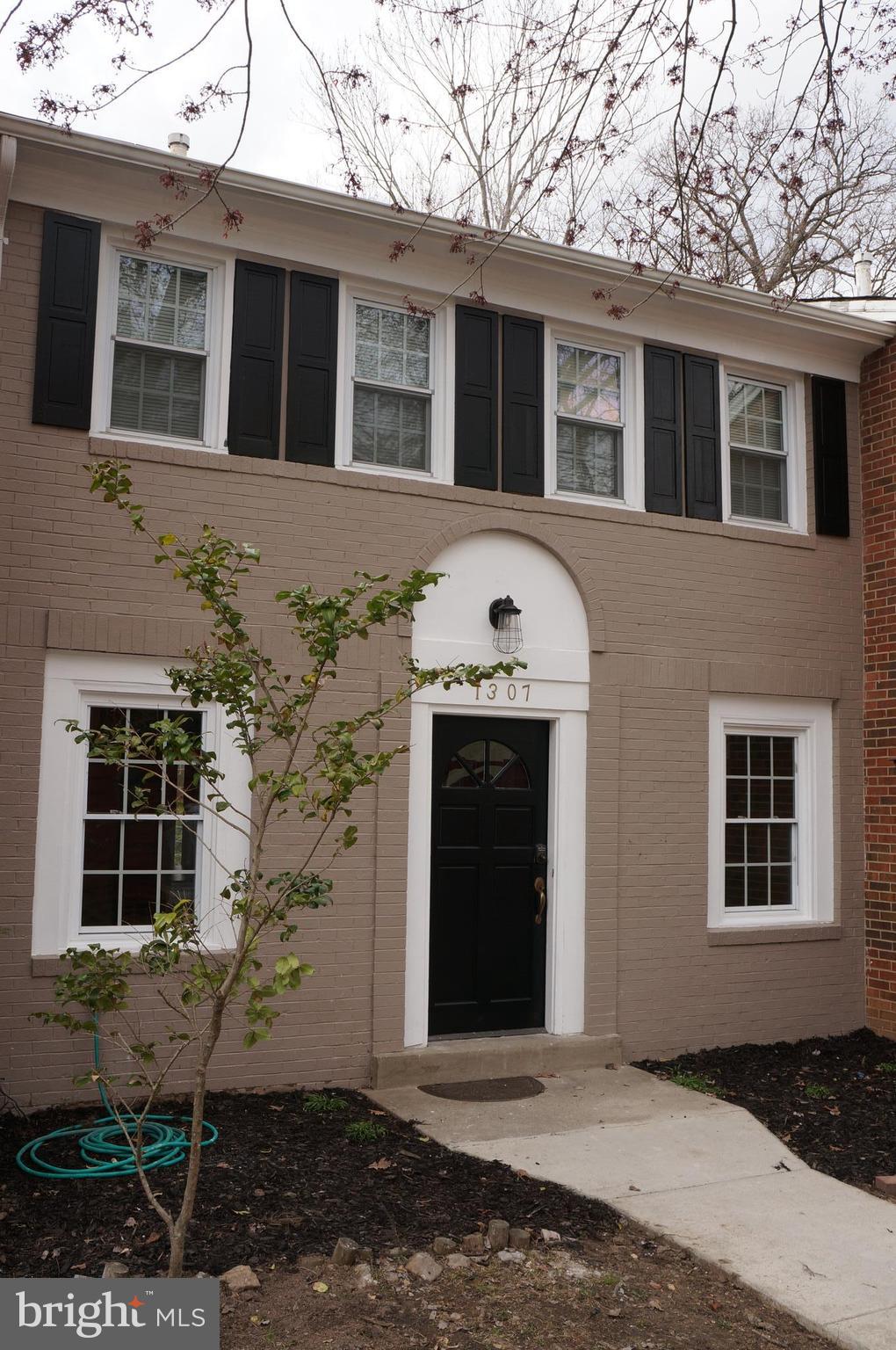 GREENWICH HILL - Residential