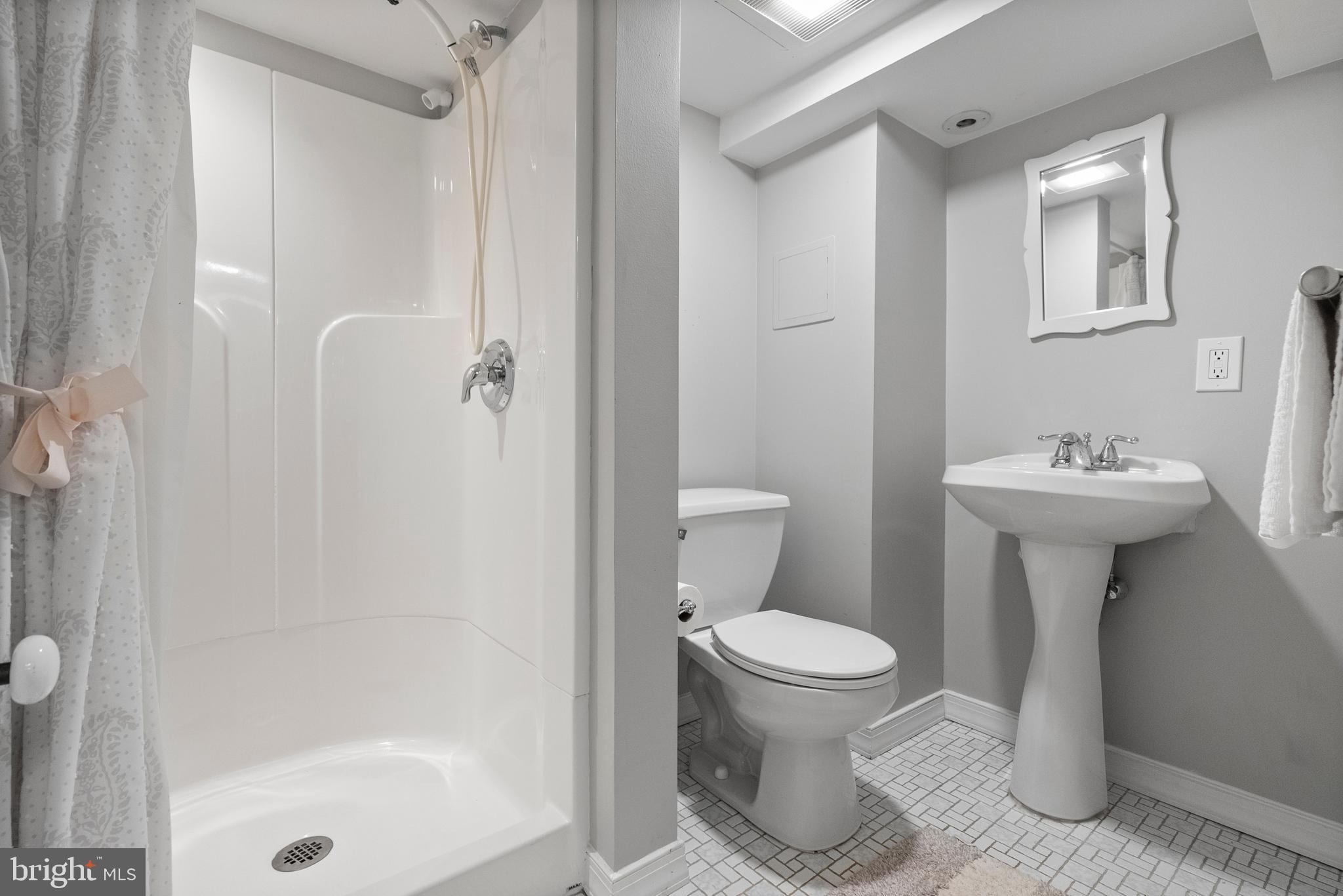 FITLER SQUARE - Residential Lease