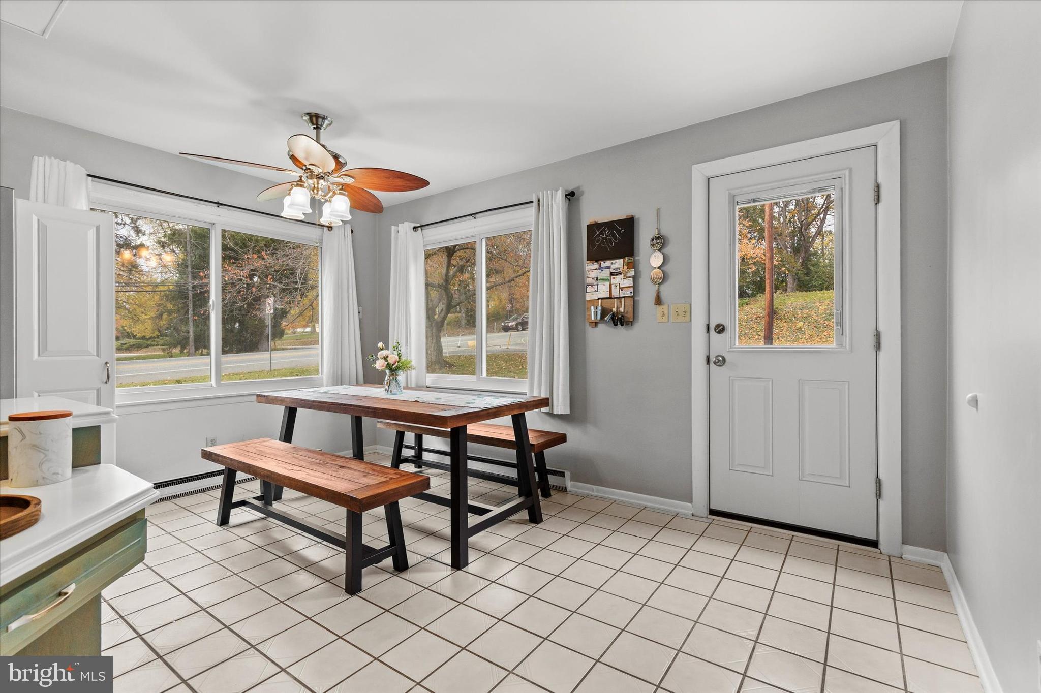 COLONIAL CREST - Residential