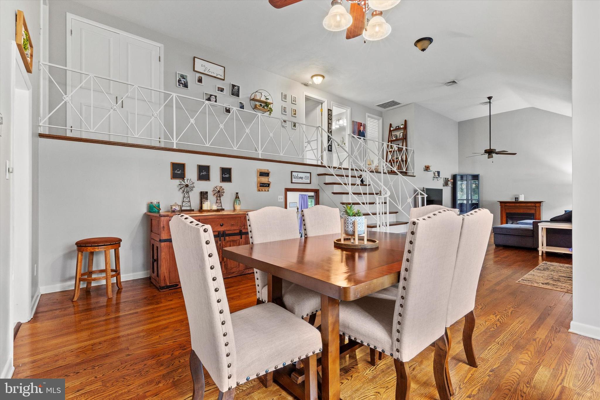 COLONIAL CREST - Residential