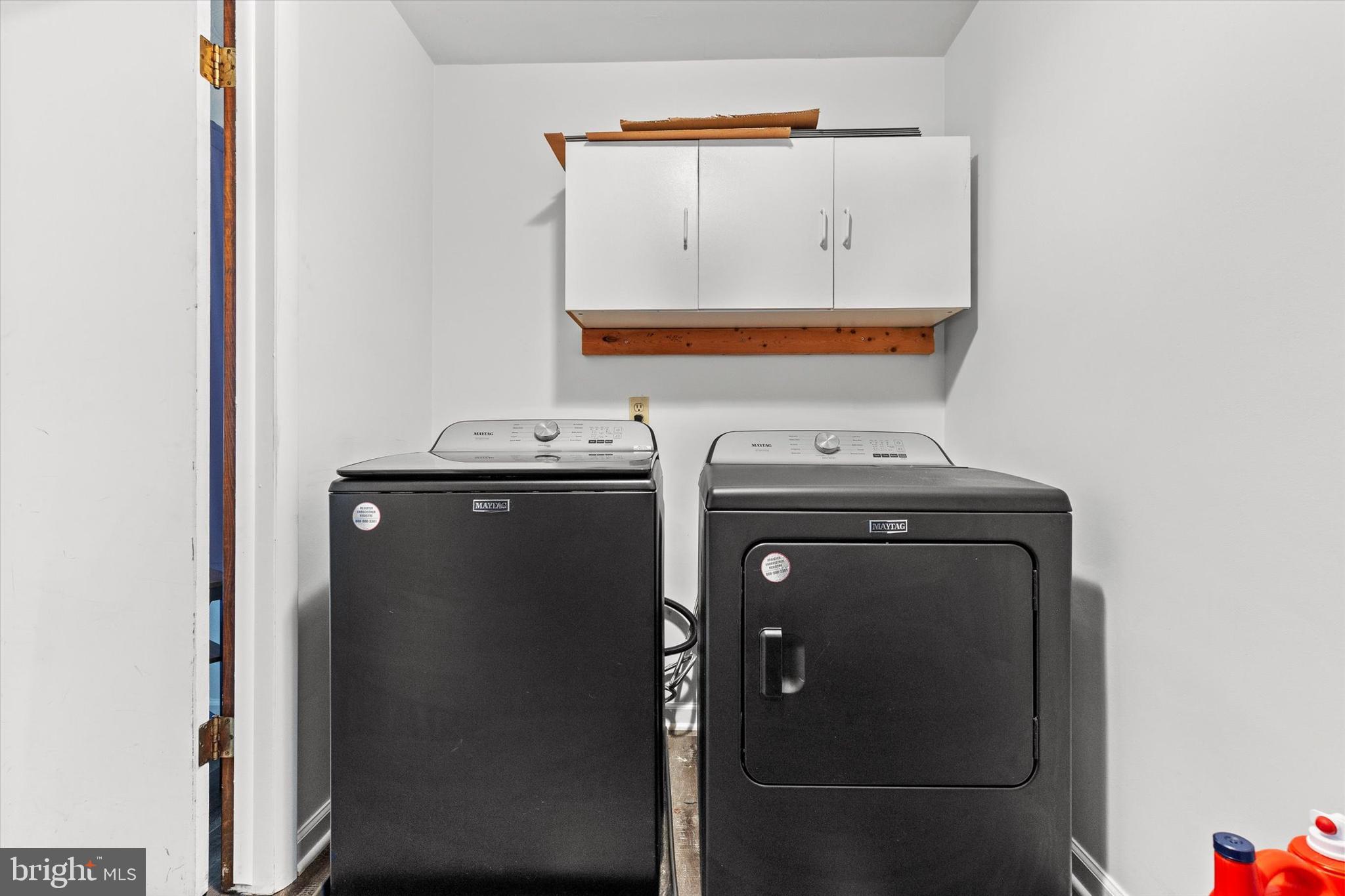 COLONIAL CREST - Residential