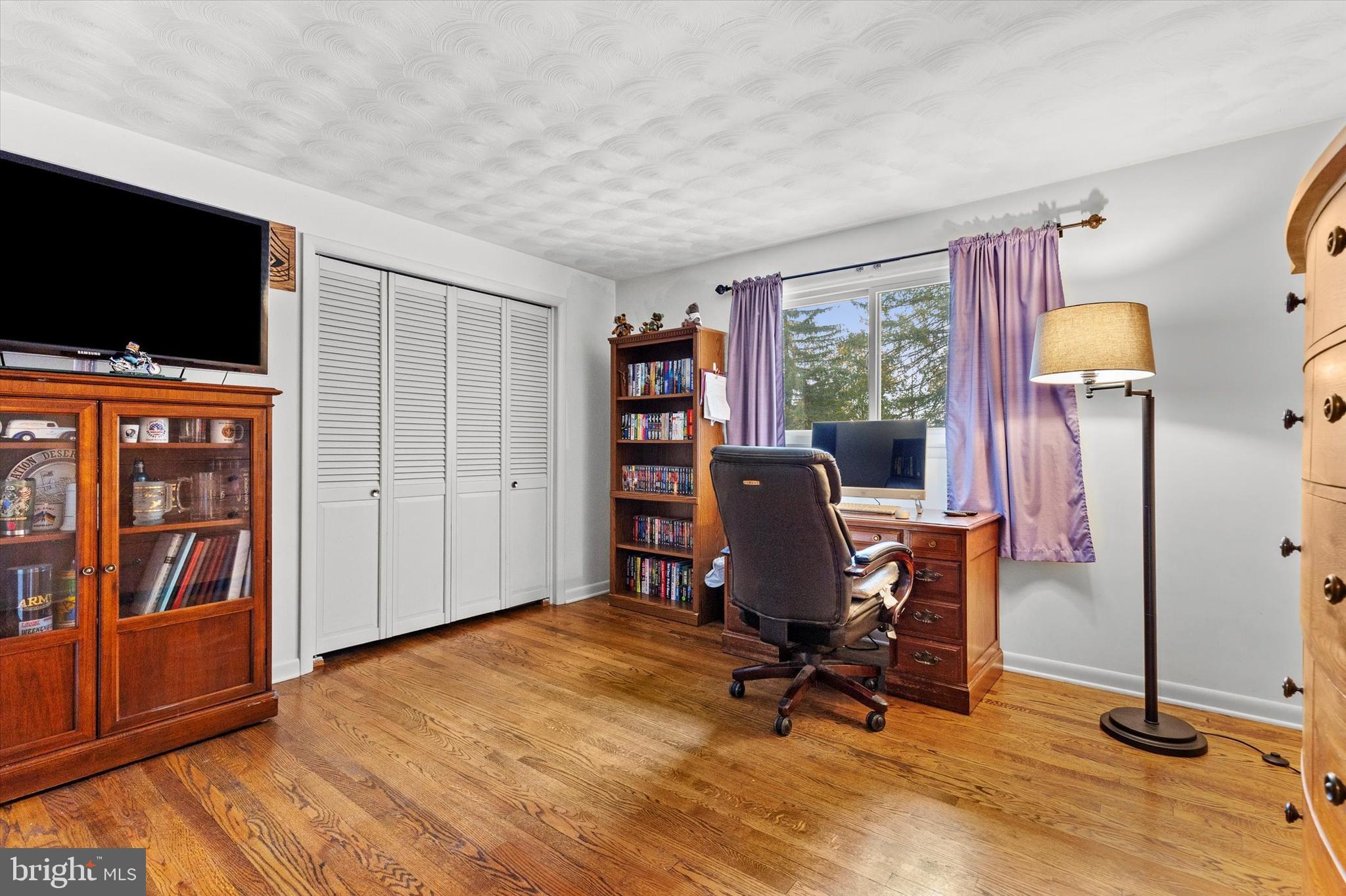 COLONIAL CREST - Residential