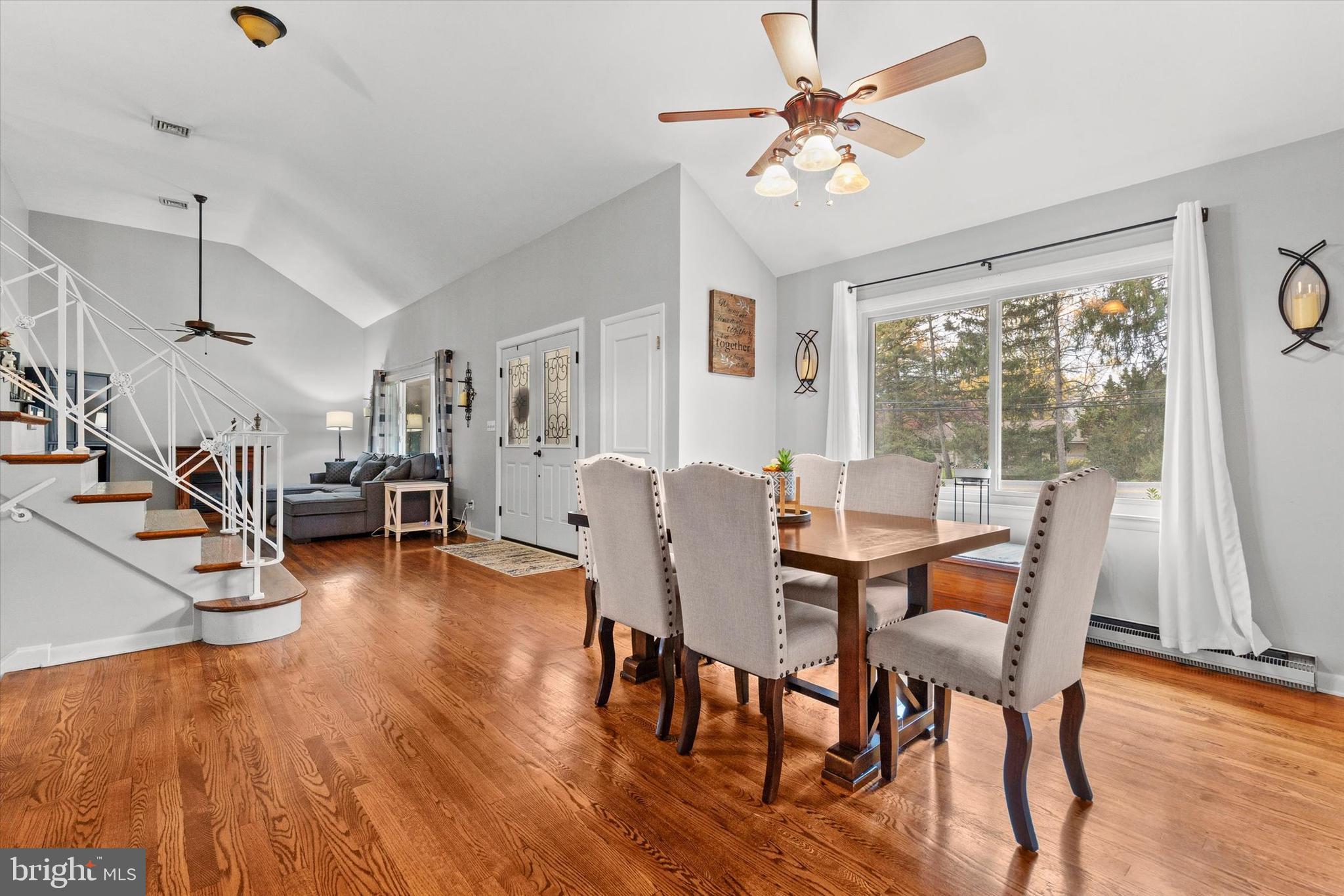 COLONIAL CREST - Residential