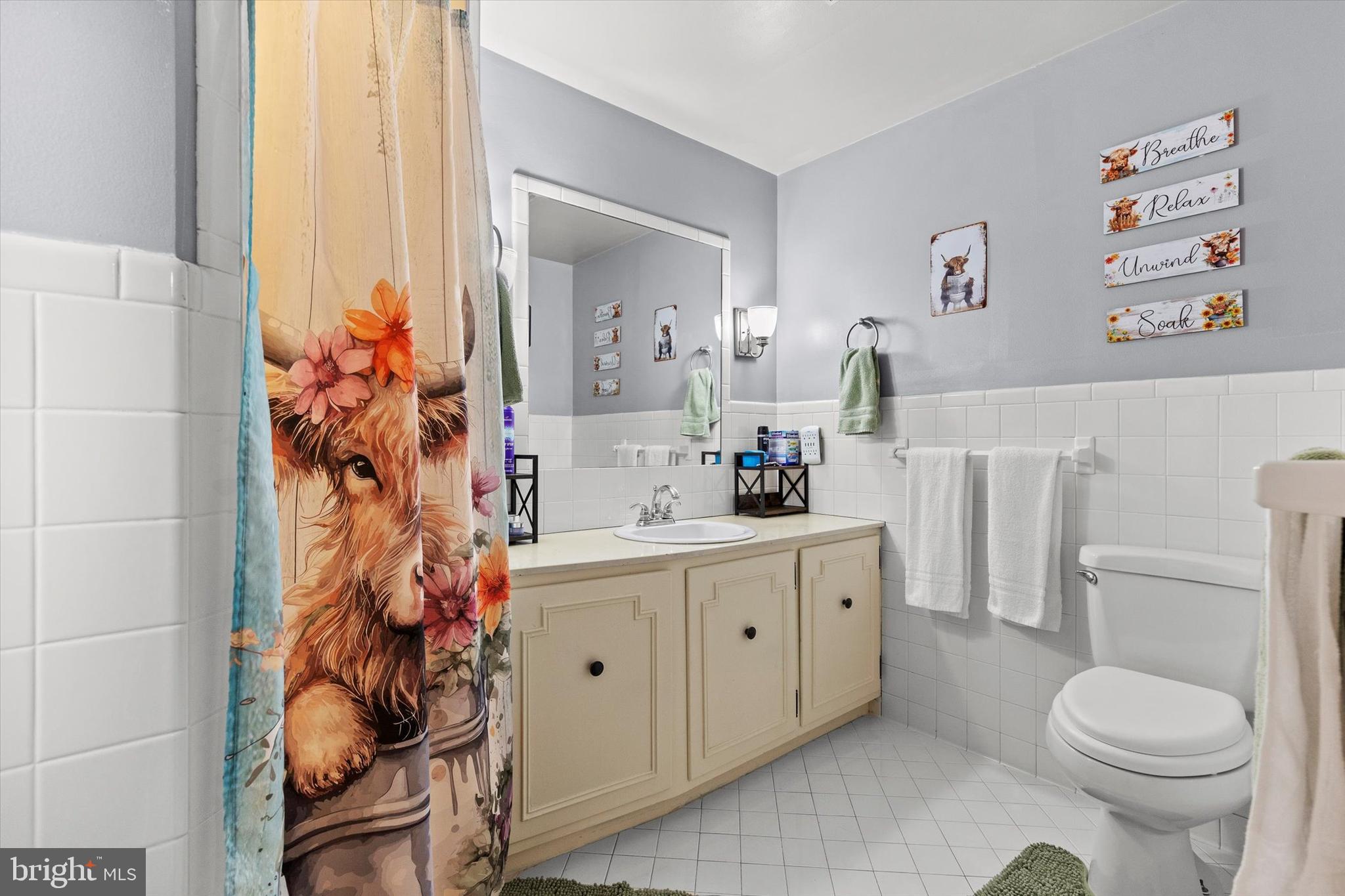 COLONIAL CREST - Residential