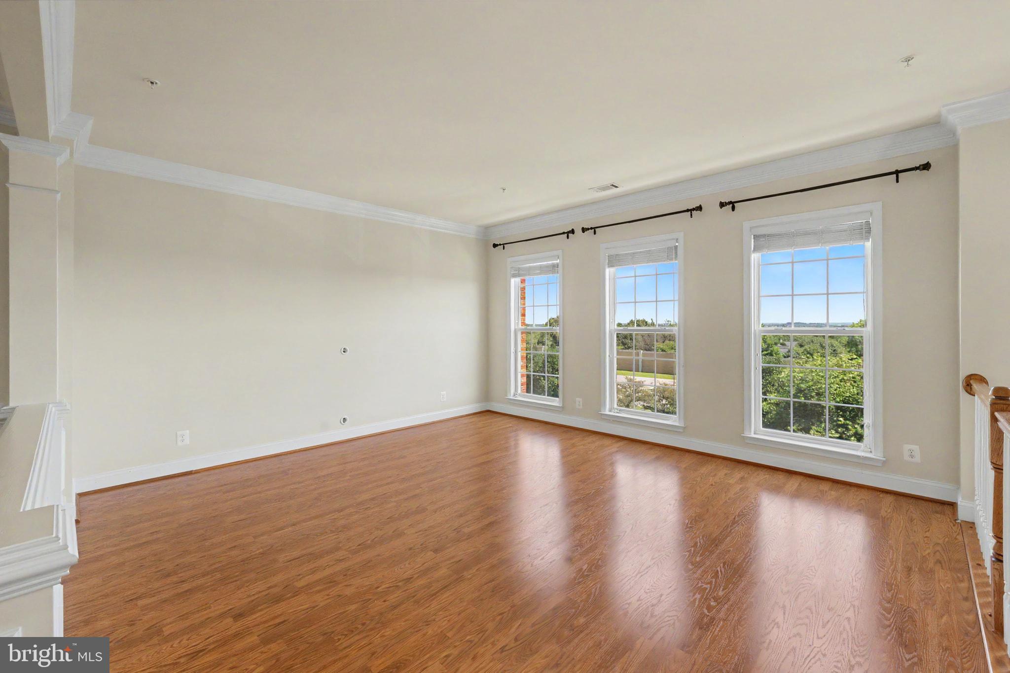 20656 SIBBALD SQUARE