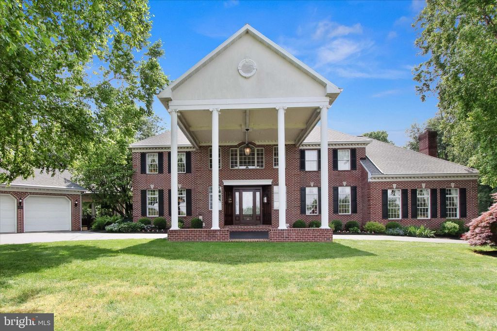 Photo of 161 Ridgewood Court, Columbia, PA 17512 (MLS # PALA2046636)