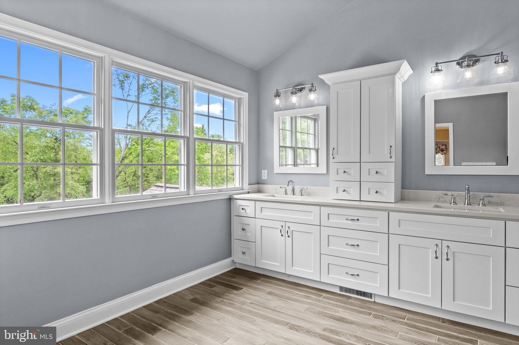 RIVER CROSSING - Residential