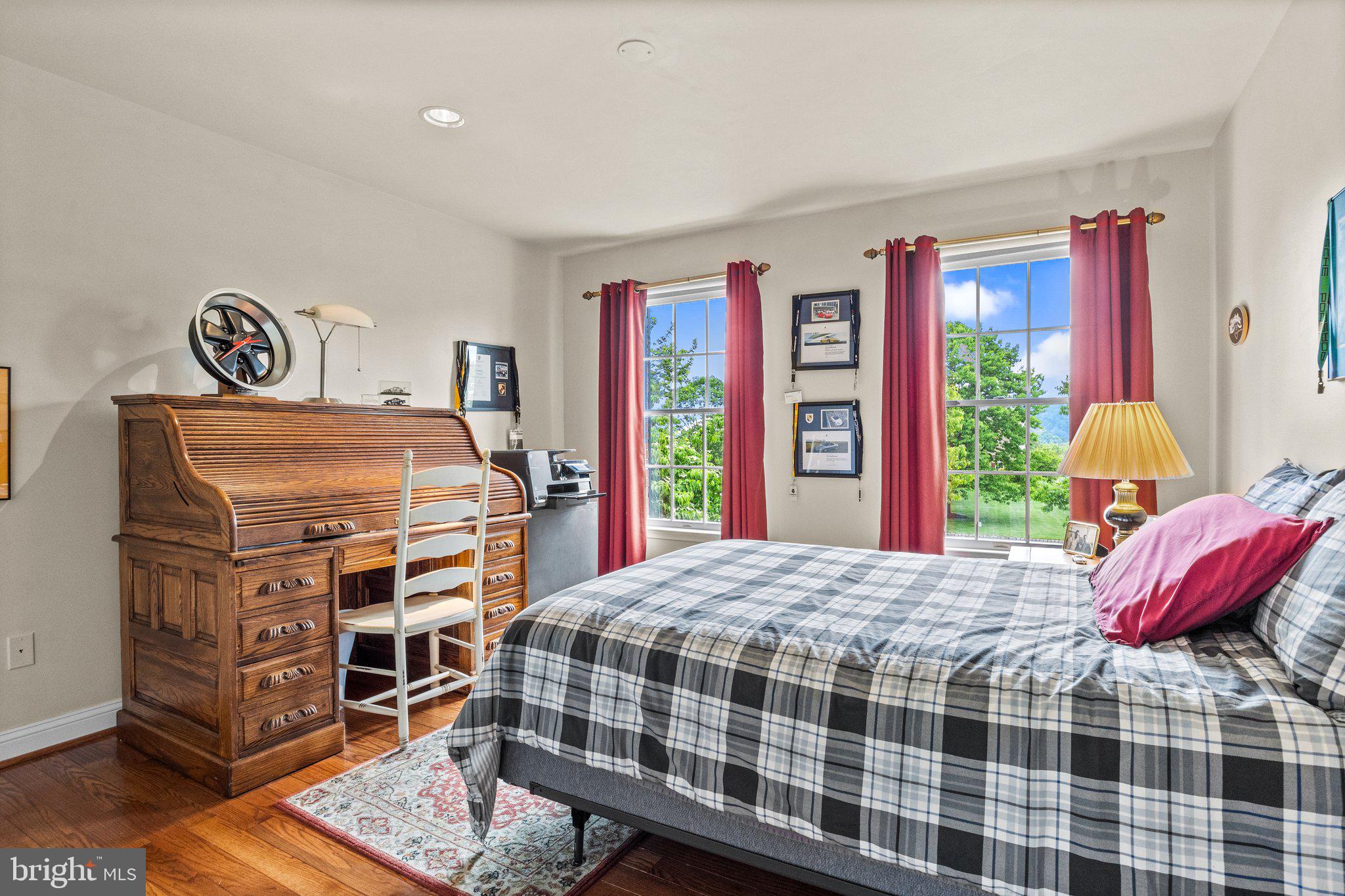 RIVER CROSSING - Residential