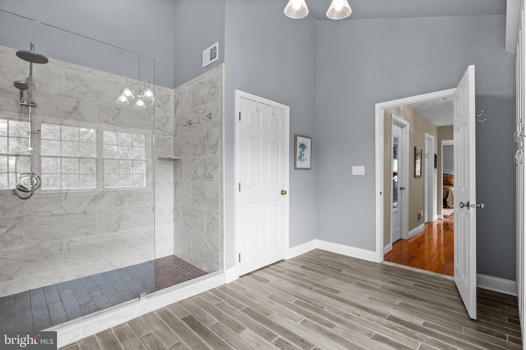 RIVER CROSSING - Residential