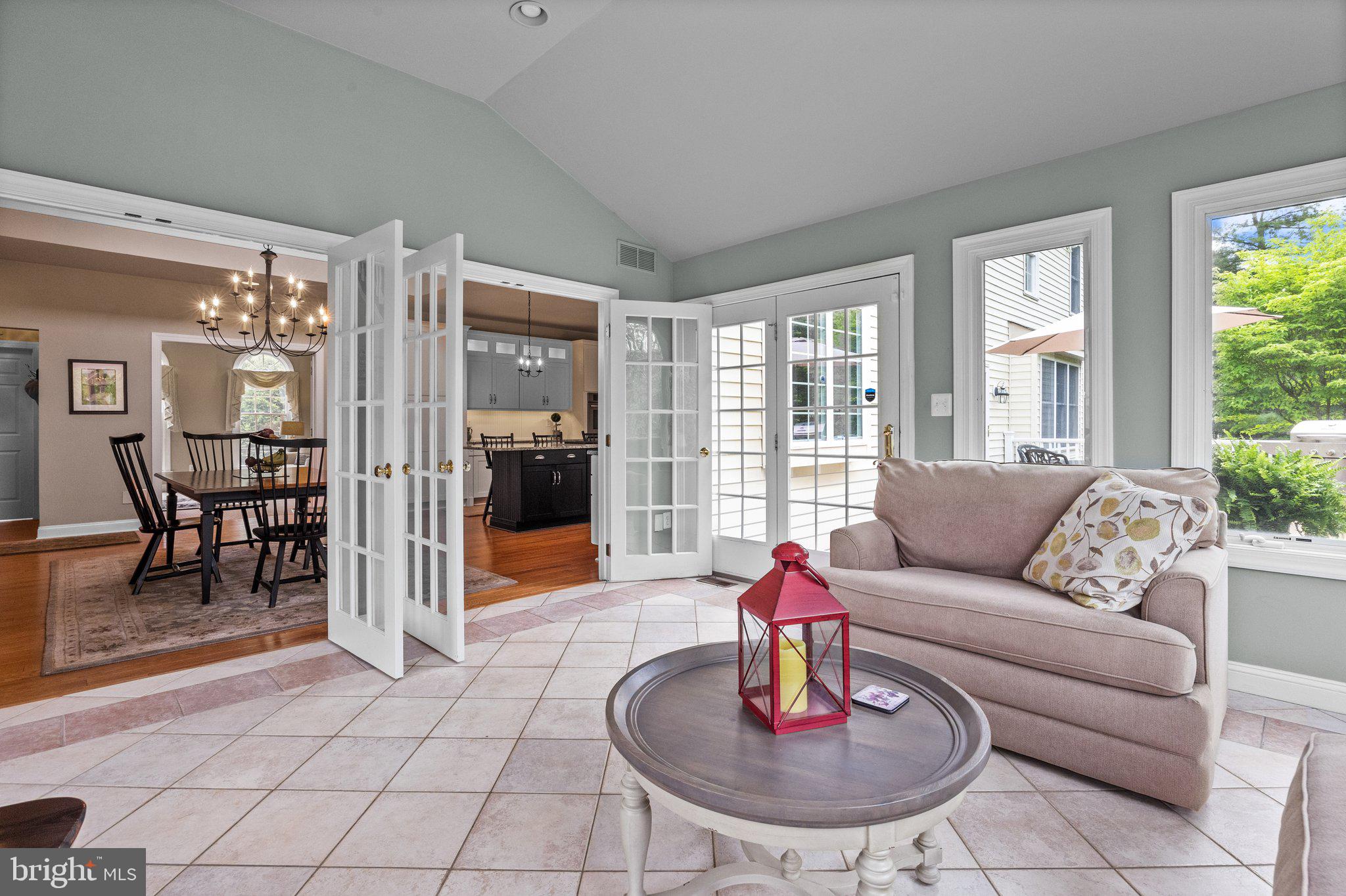 RIVER CROSSING - Residential