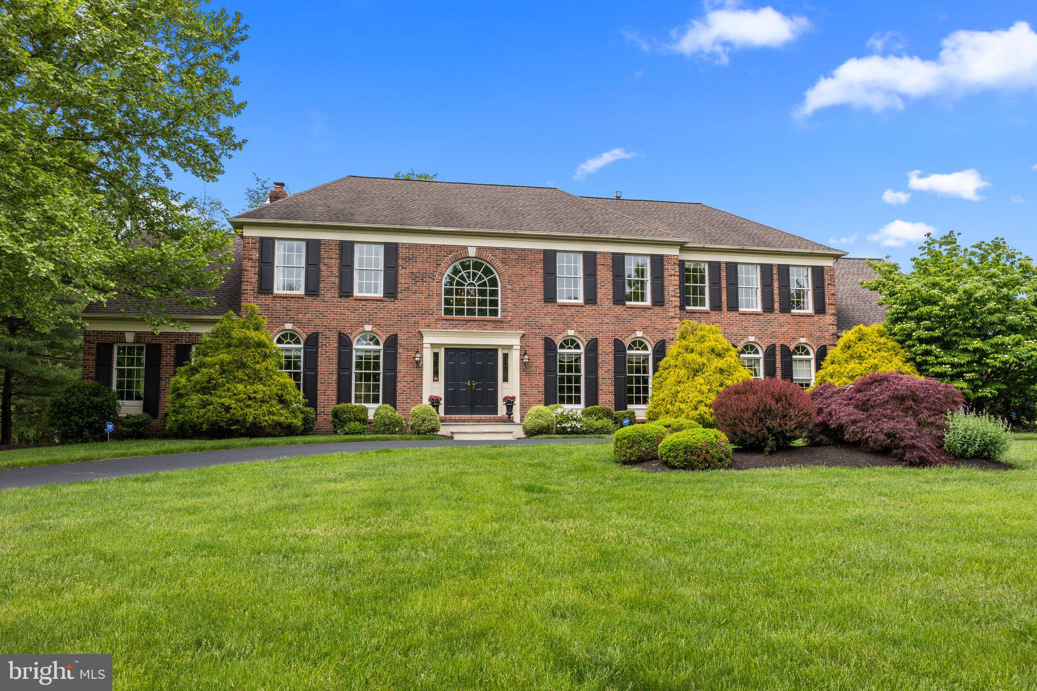 42 WOODSIDE LANE