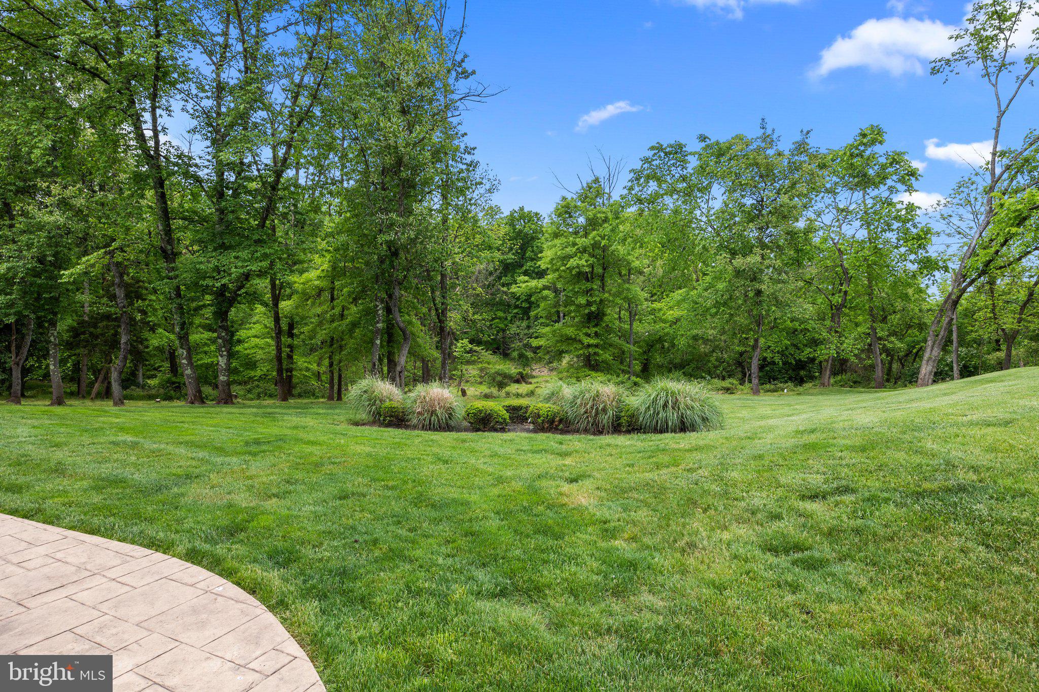RIVER CROSSING - Residential