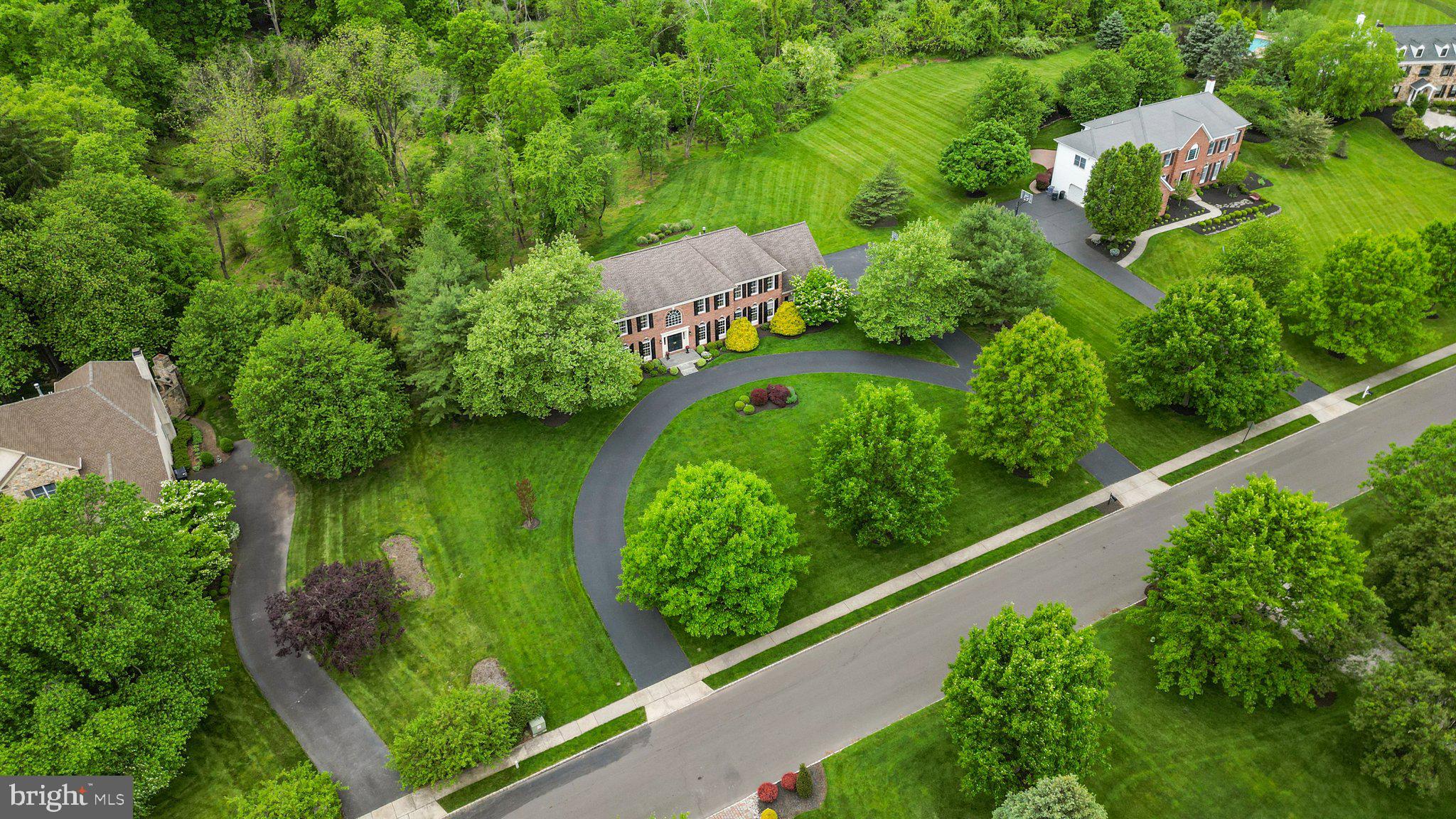 42 WOODSIDE LANE