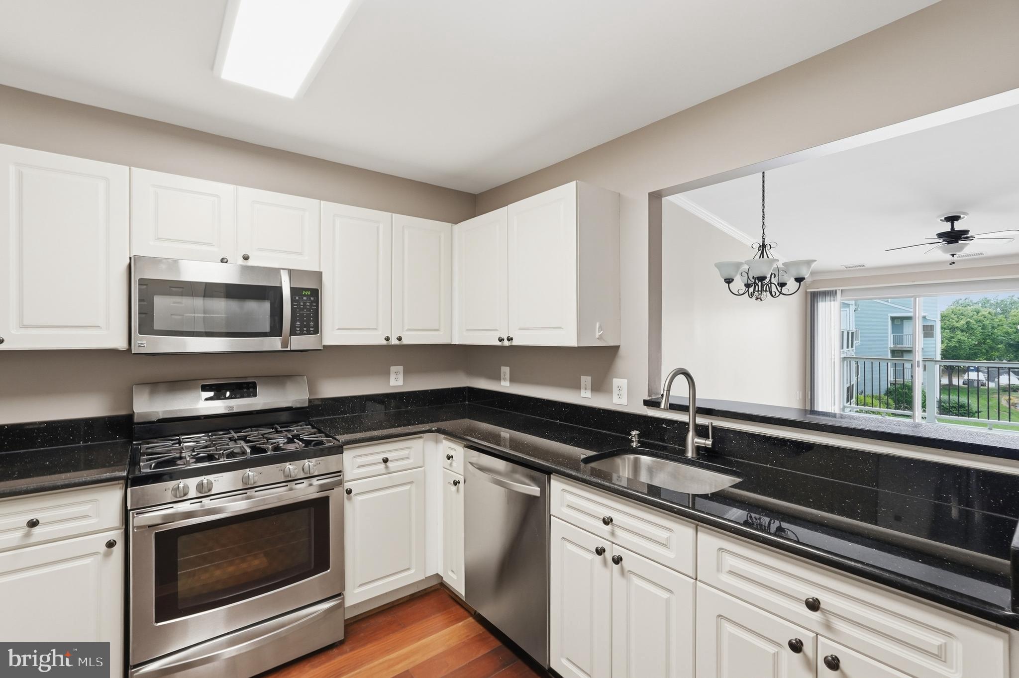 20583 SNOWSHOE SQUARE 301