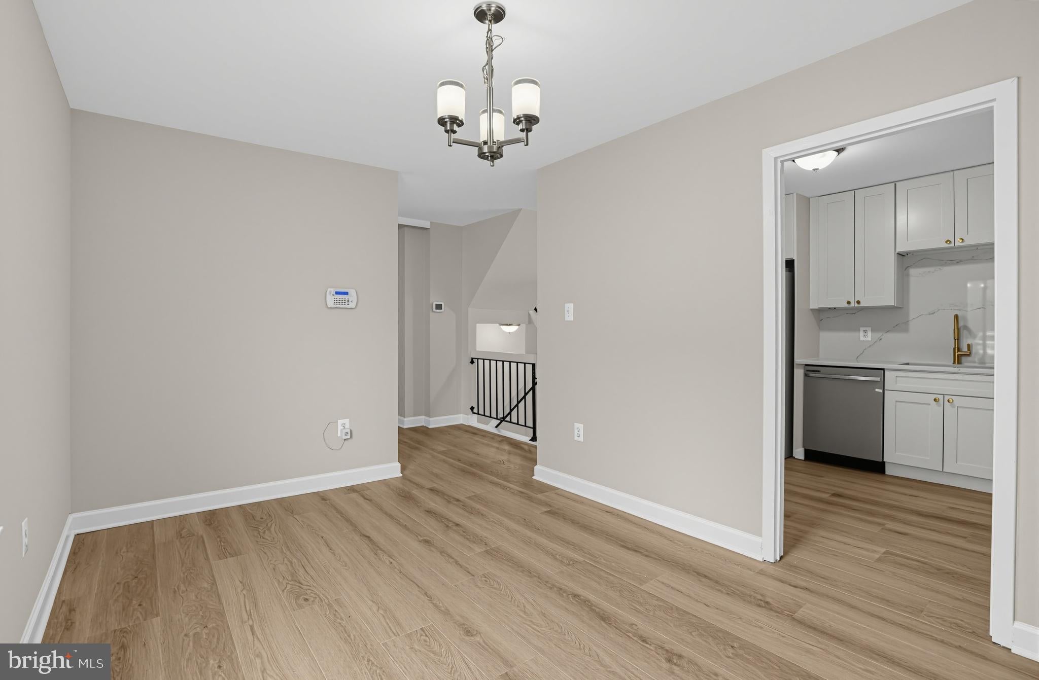 8713 RIDGE HOLLOW COURT