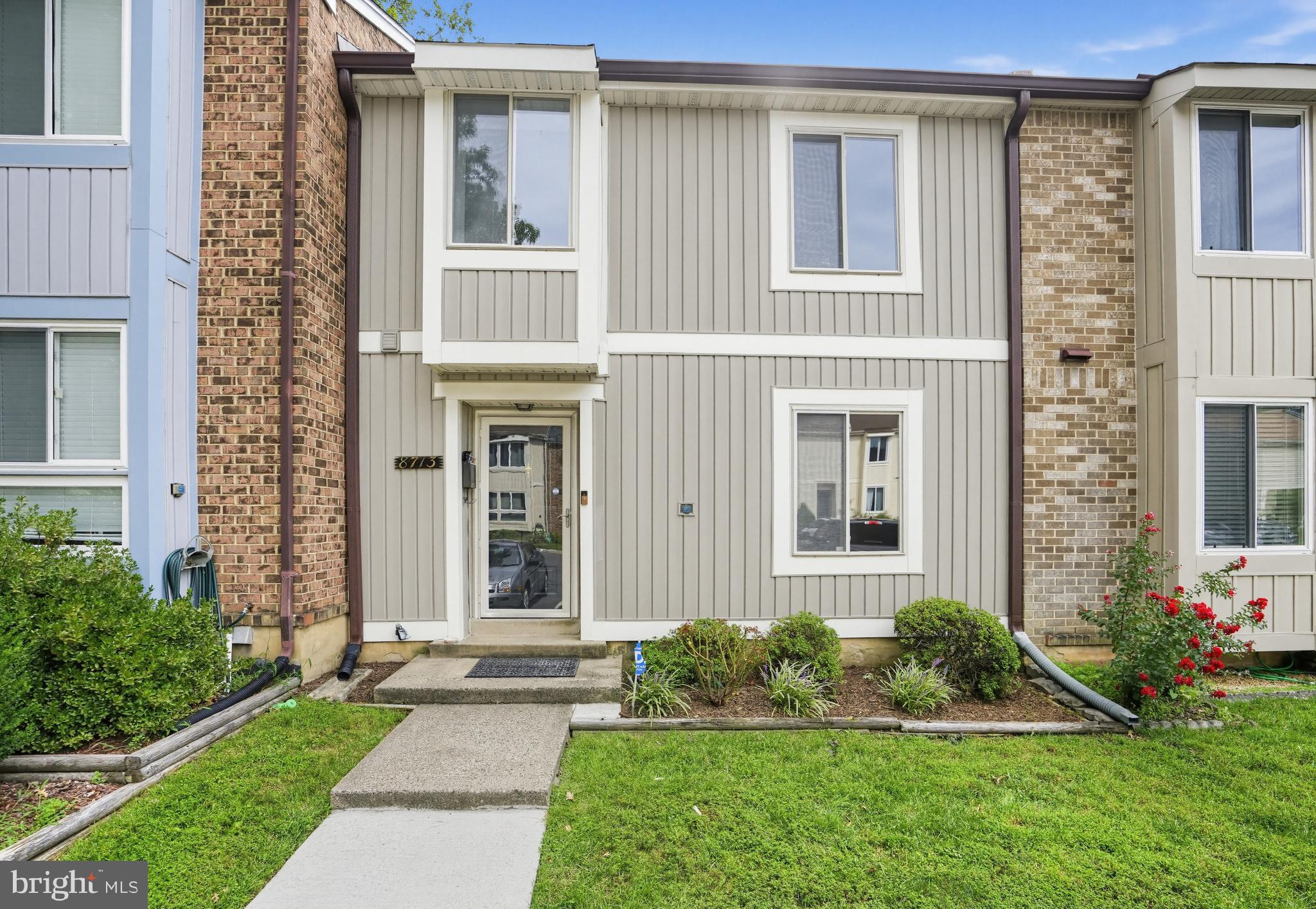 8713 RIDGE HOLLOW COURT