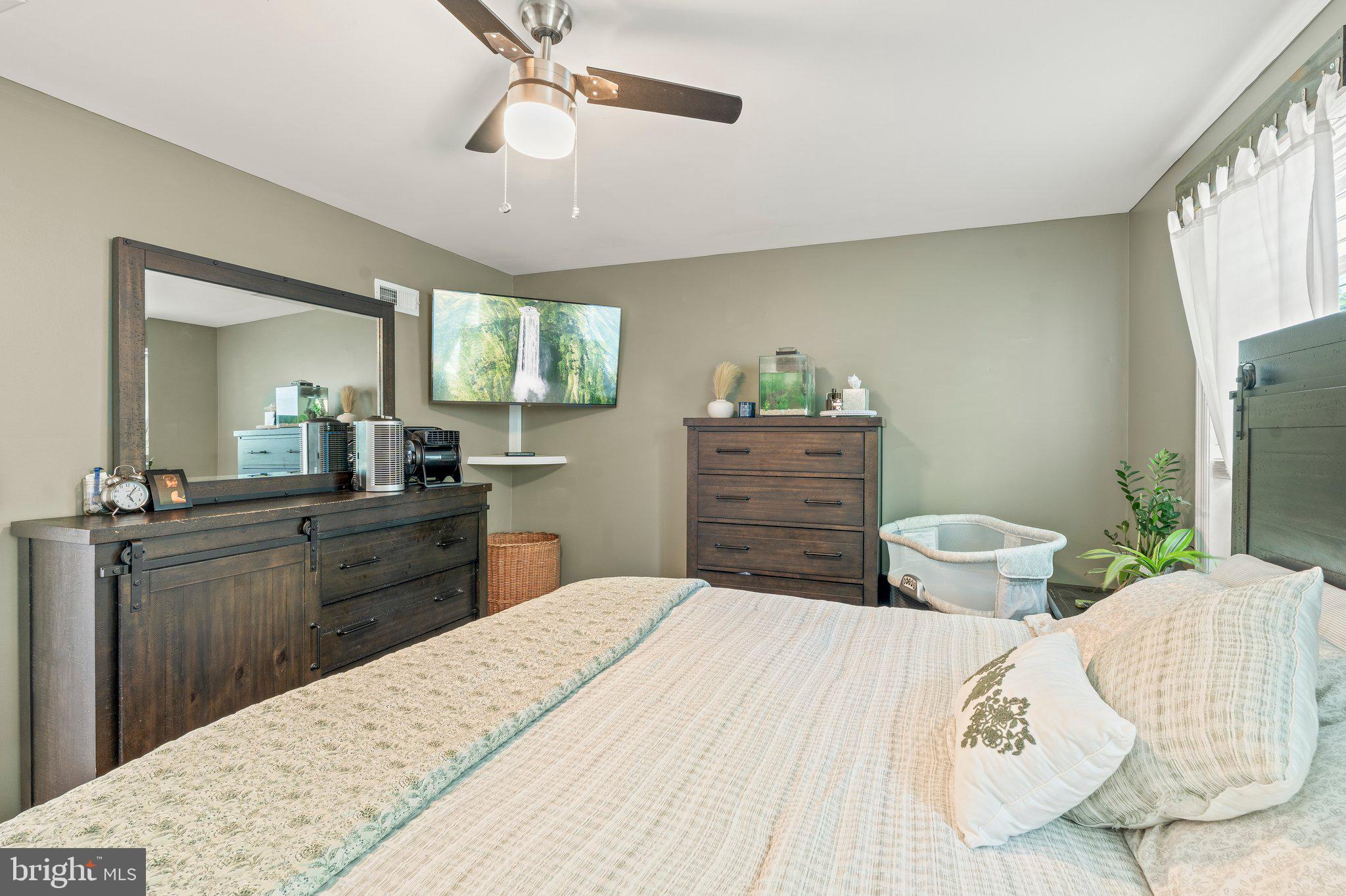 CRISPIN GARDENS - Residential