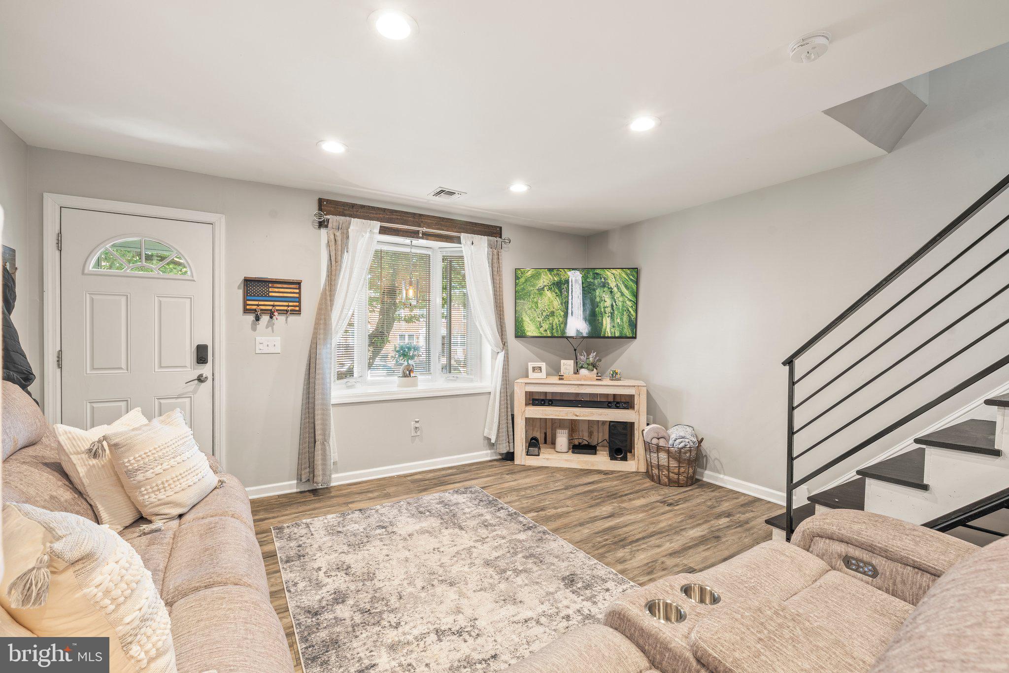 CRISPIN GARDENS - Residential
