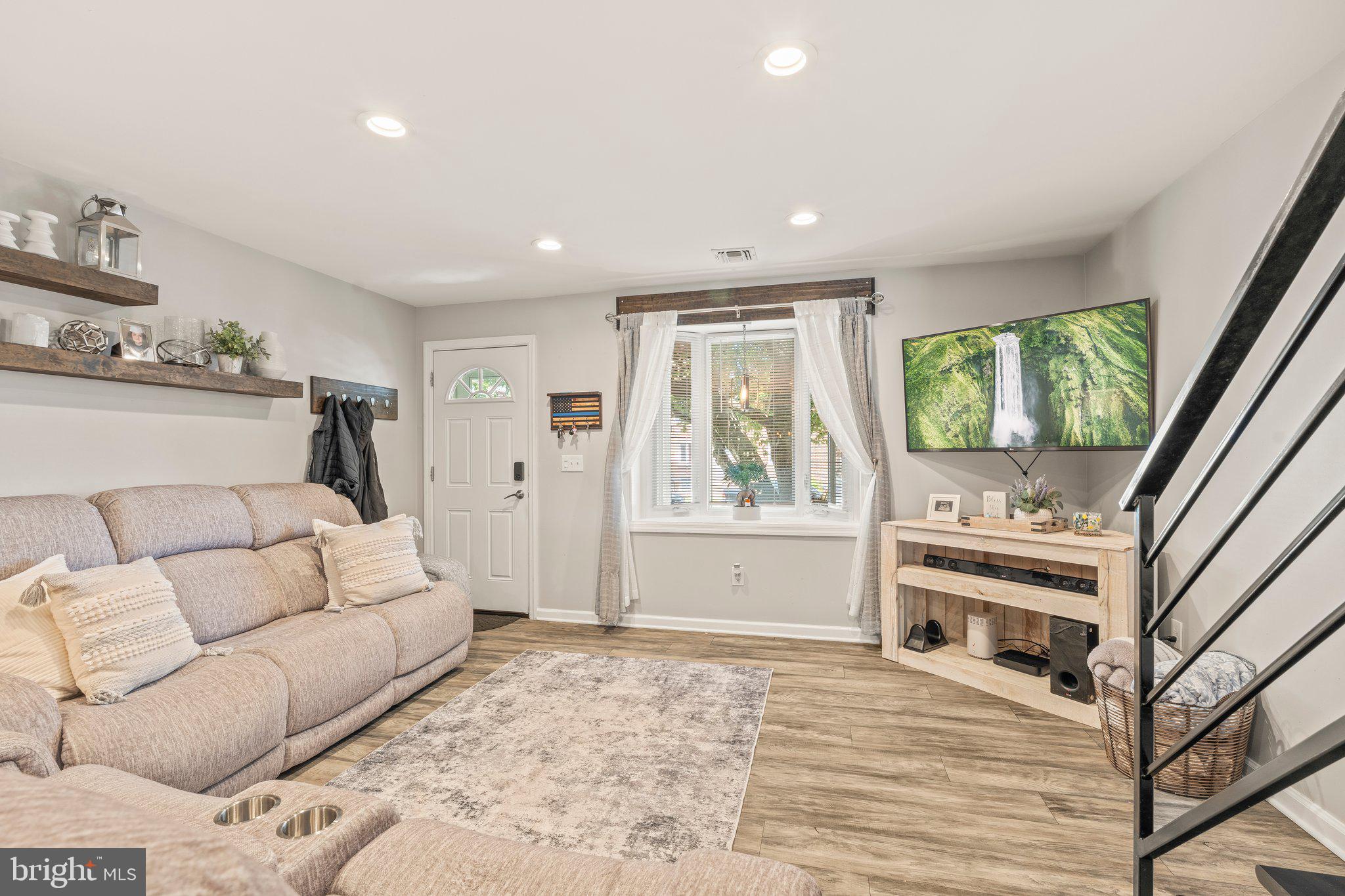 CRISPIN GARDENS - Residential