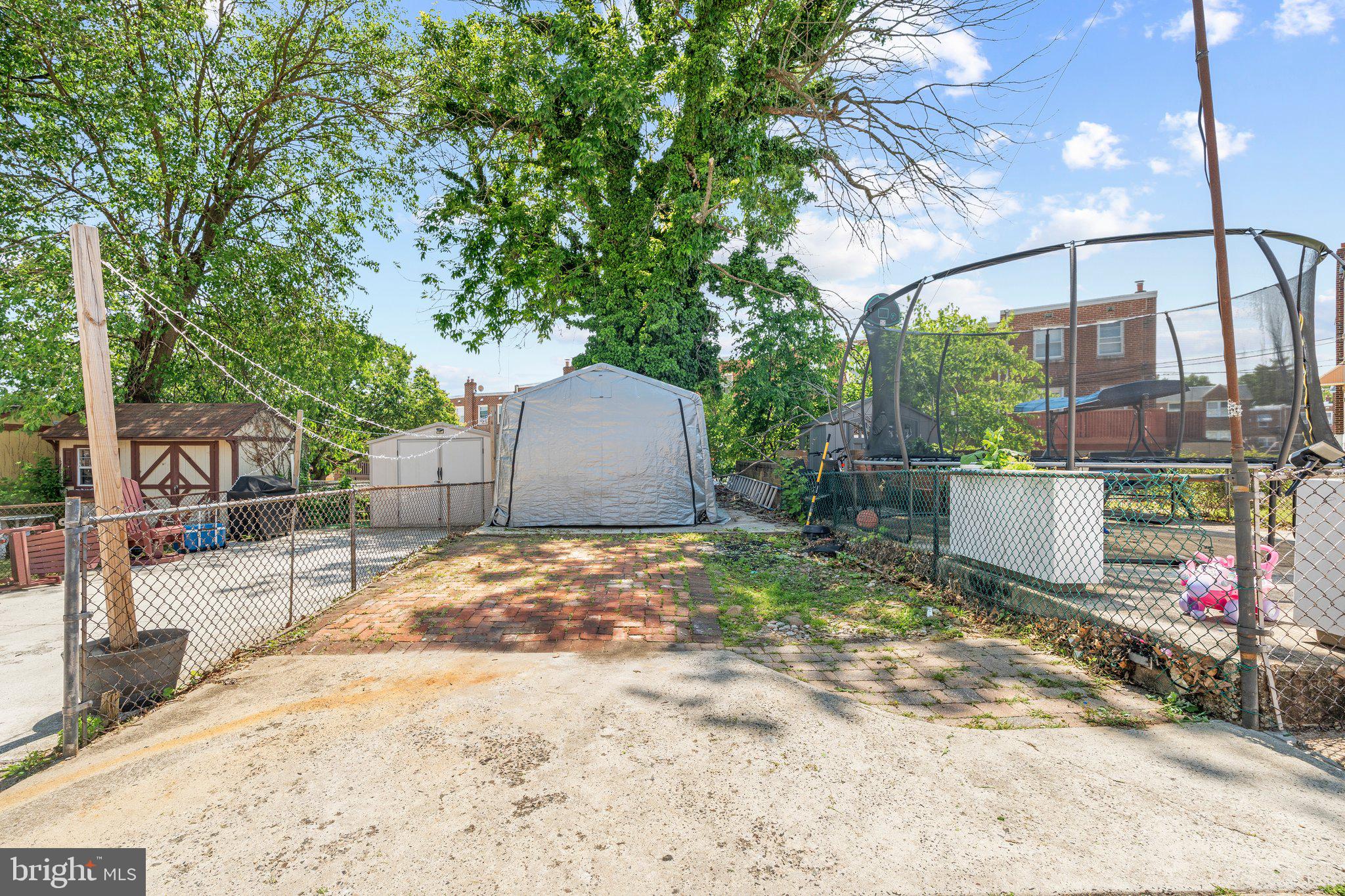 CRISPIN GARDENS - Residential