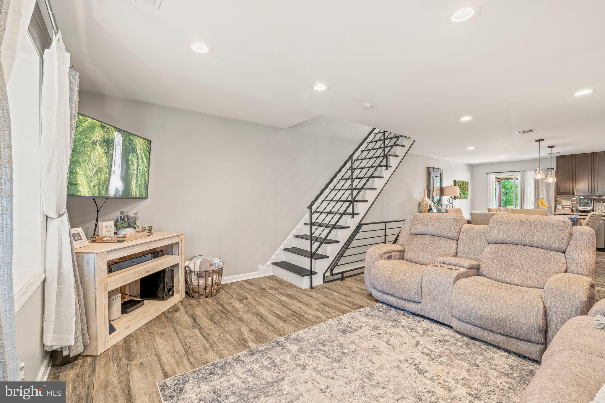 CRISPIN GARDENS - Residential