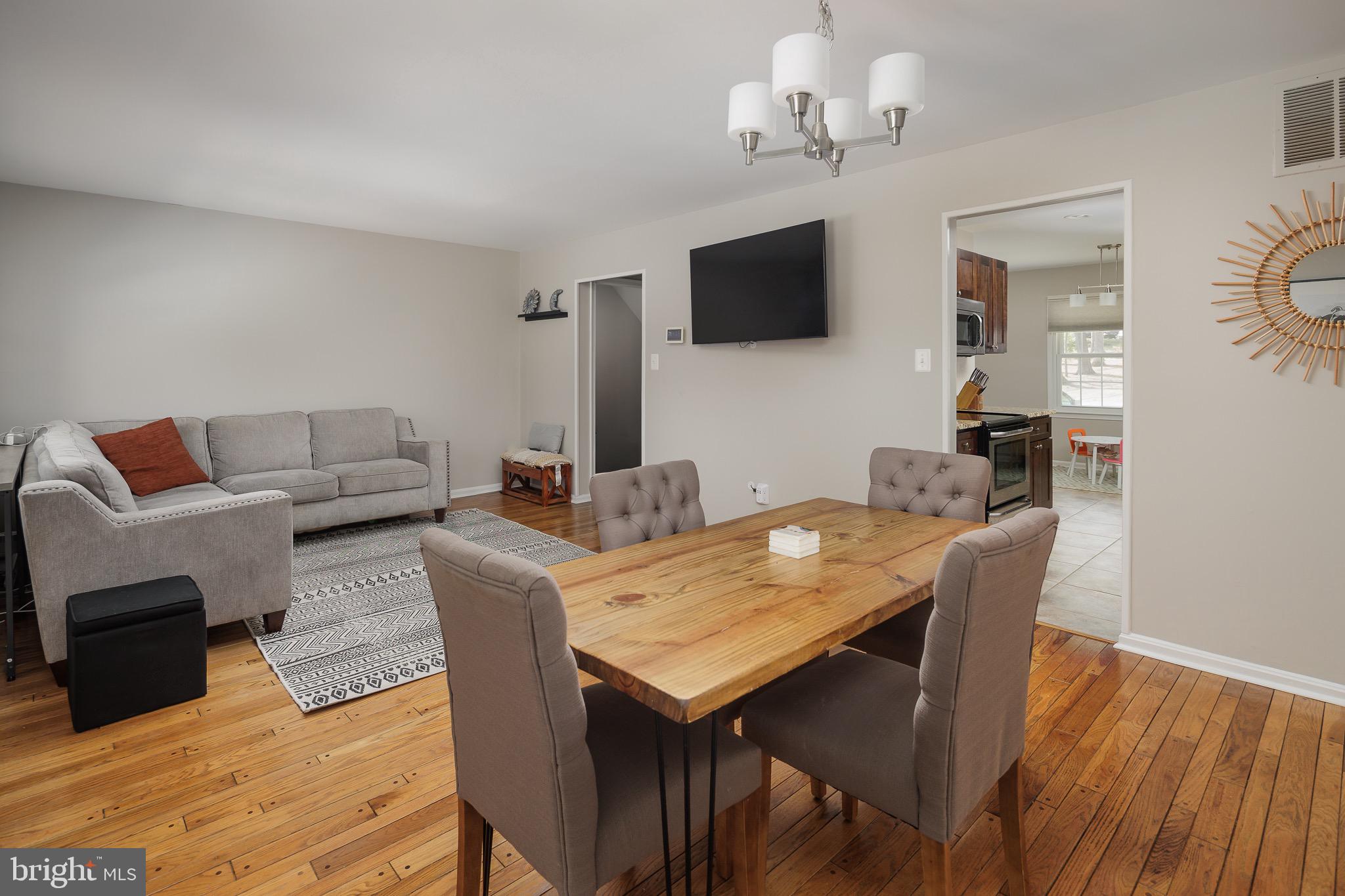 TOWNES OF ORANGE HUNT - Residential