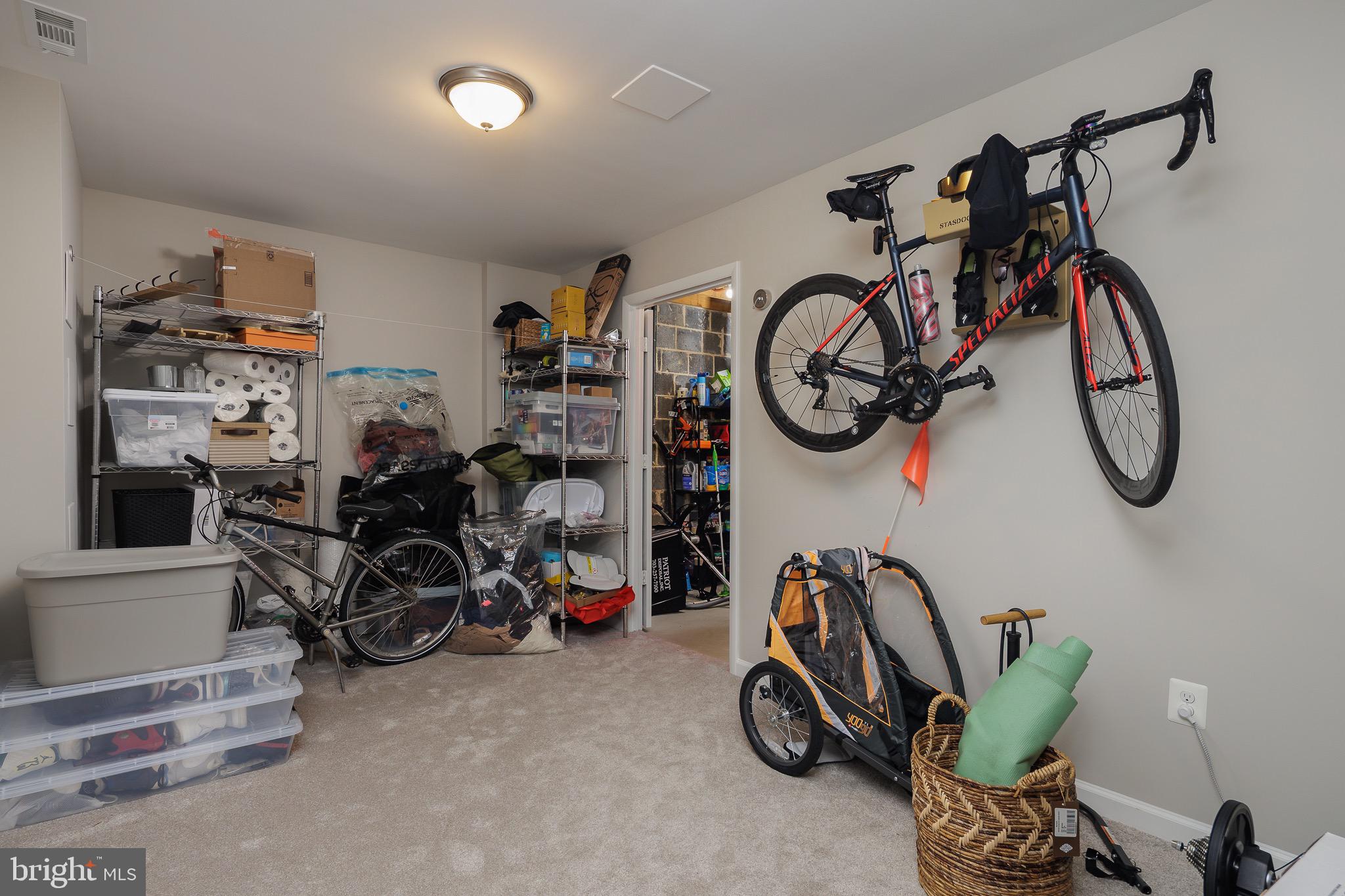 TOWNES OF ORANGE HUNT - Residential